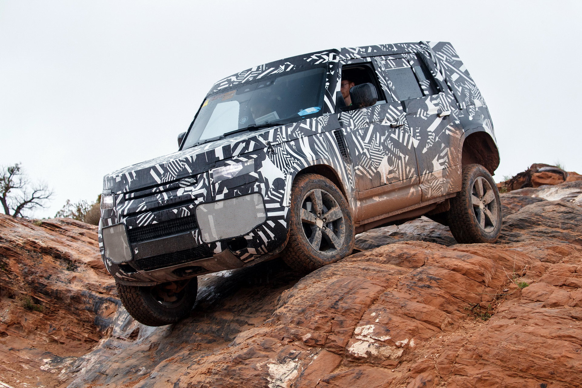 2020 Land Rover Defender Reborn As A Modern 4×4 With Advanced Tech