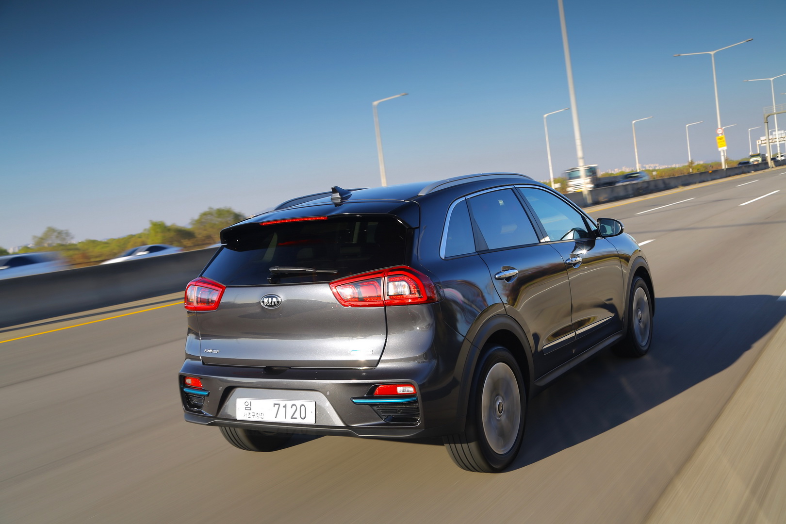 2019 kia e-niro 4 Kia Announces e-Niro First Edition UK Specs, Pricing Starts At £32,995