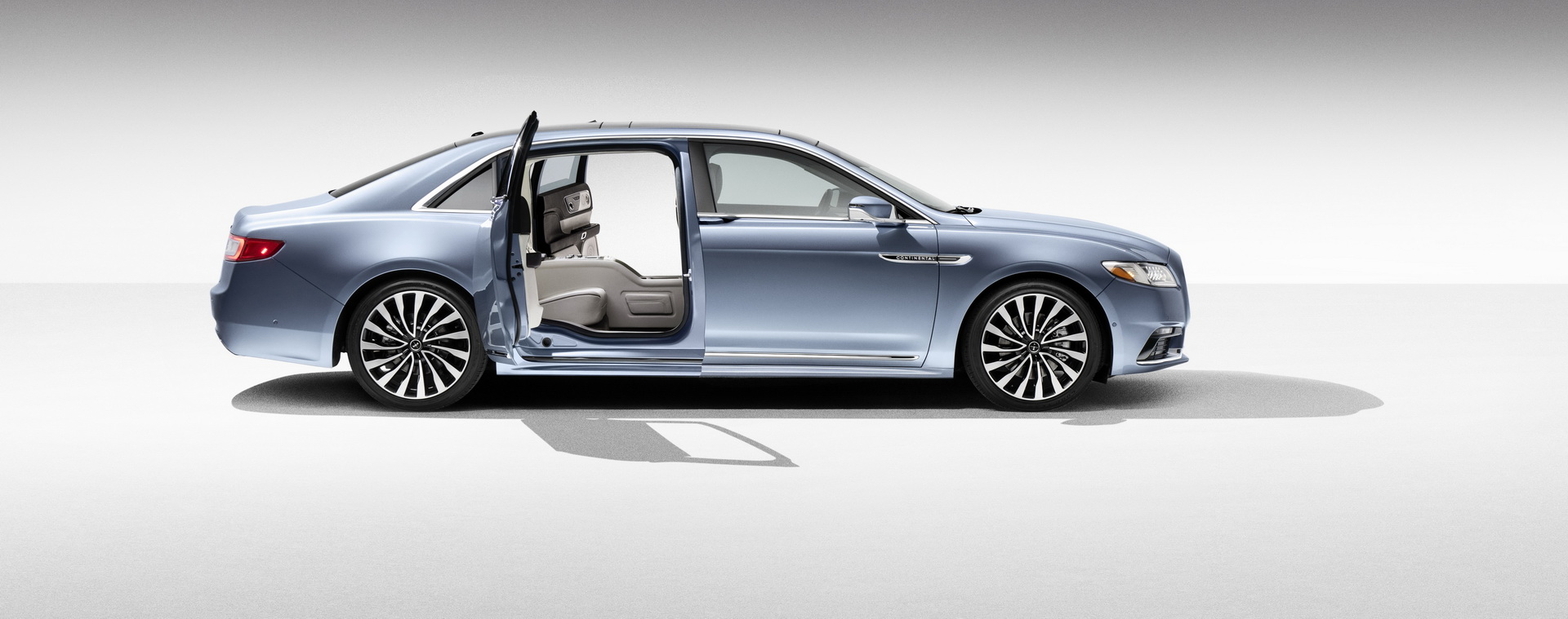 2019 lincoln continental 80th anniversary coach door edition 45 Lincoln Coach Door Continental Will Be Suicide On Your Wallet As Prices Start Over $100,000