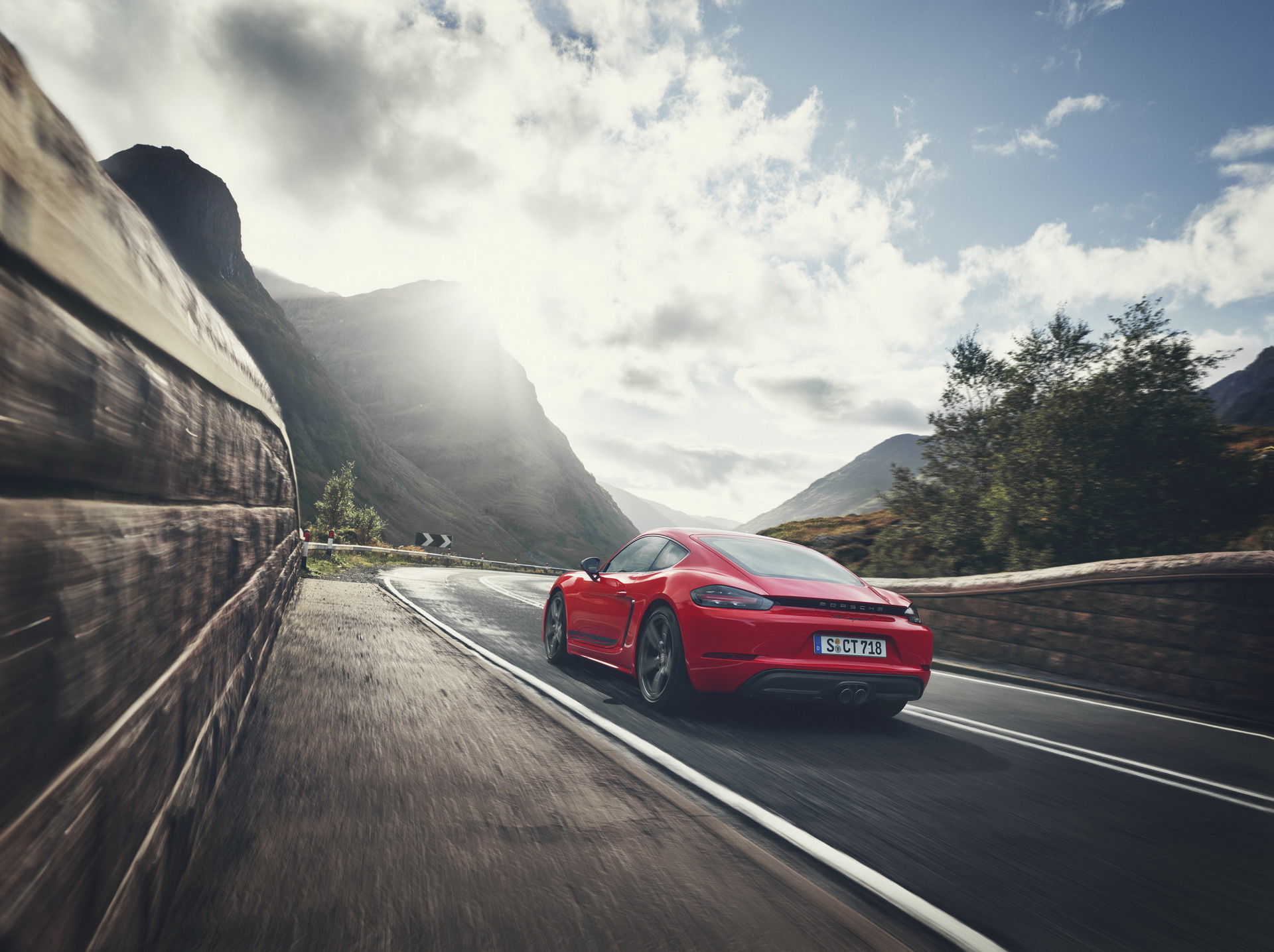 New Porsche 718 T 12 New Porsche 718 T Boxster And Cayman Bring Some Zing To 4-Cylinder Turbo Range
