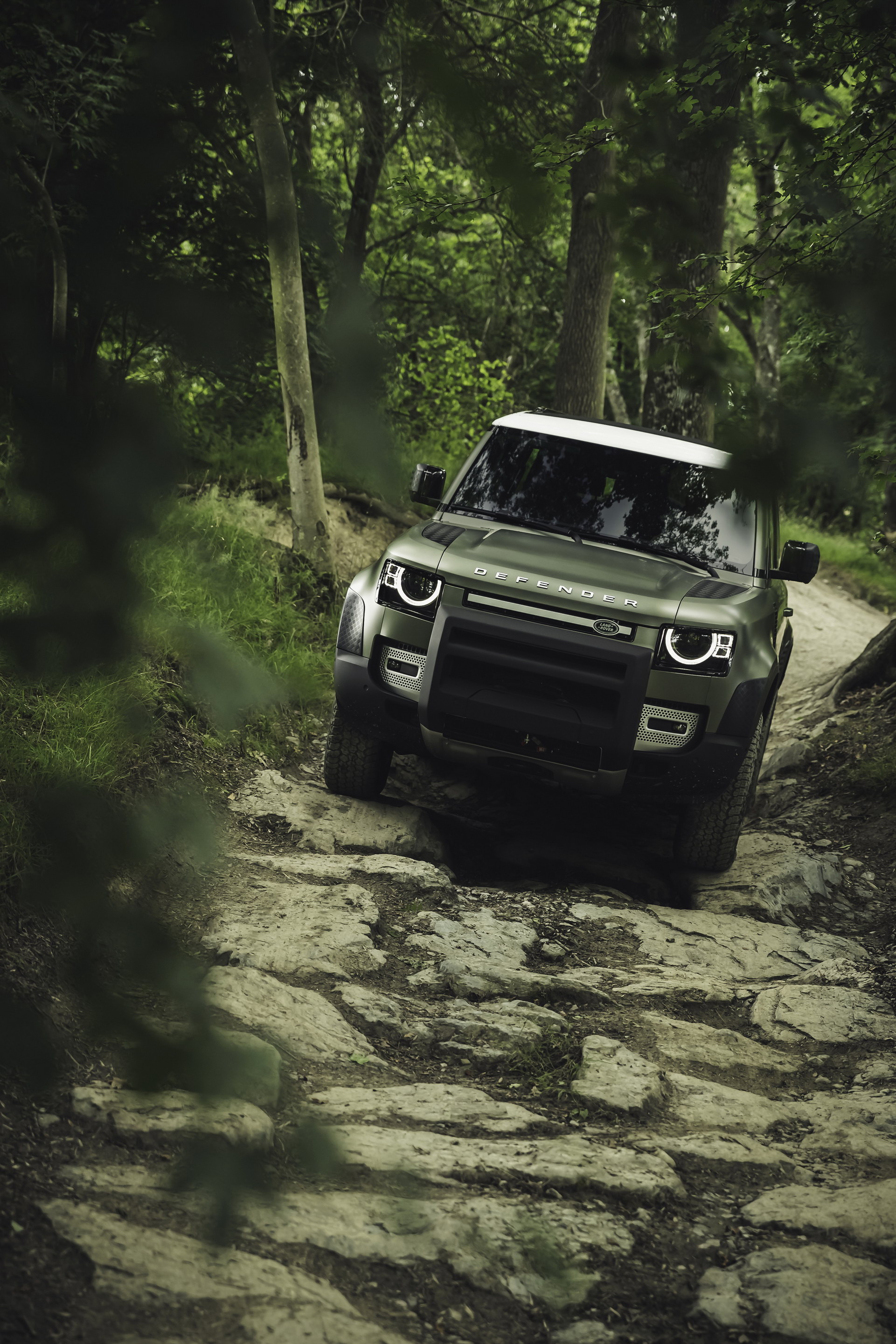 2020 Land Rover Defender Reborn As A Modern 4×4 With Advanced Tech