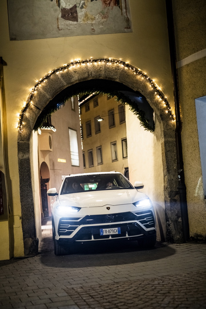 lamborghini urus lm002 33 Lamborghini Urus Convoy Embarks On Special Journey, LM002 Leads The Pack