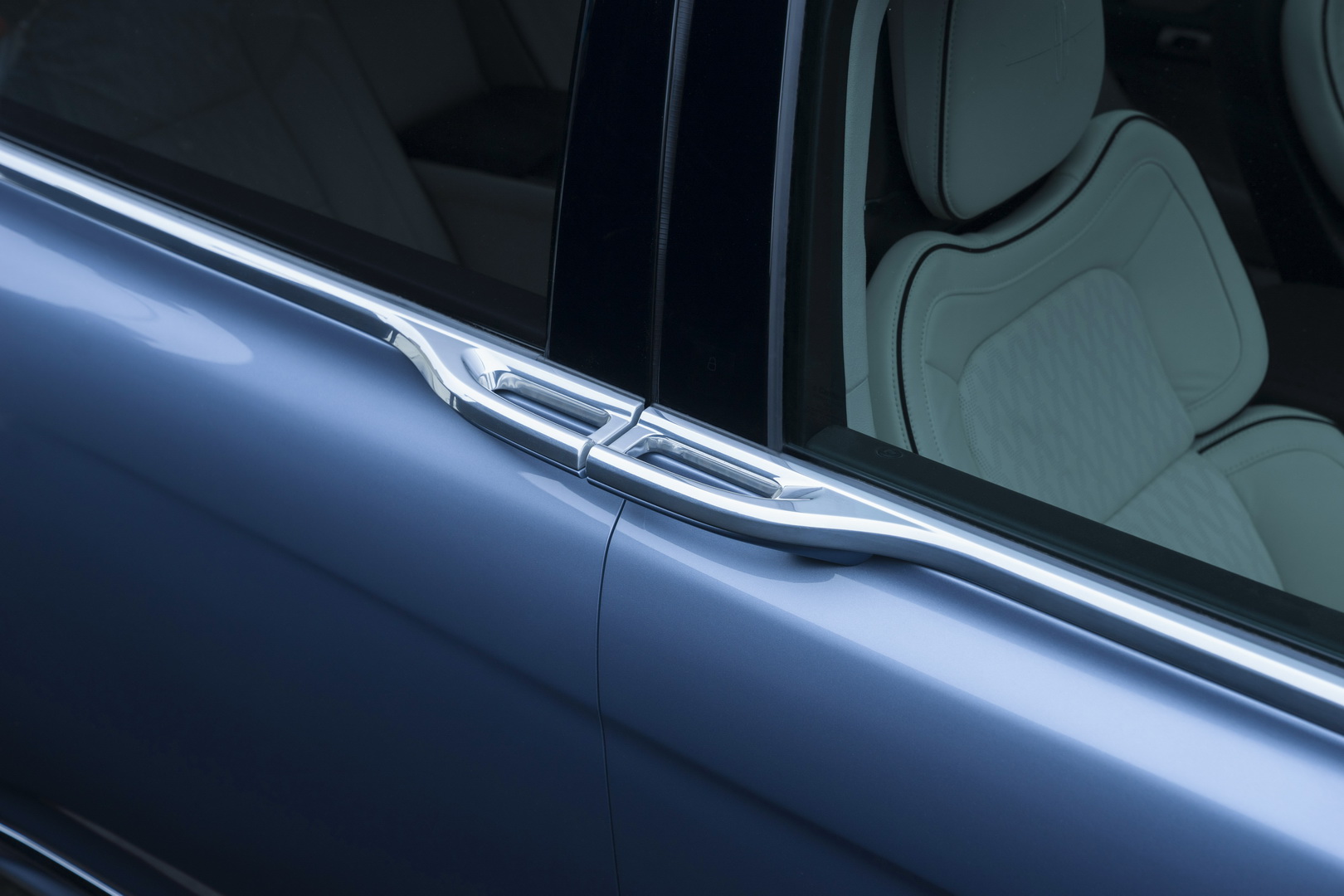 2019 lincoln continental 80th anniversary coach door edition 26 Lincoln Coach Door Continental Will Be Suicide On Your Wallet As Prices Start Over $100,000