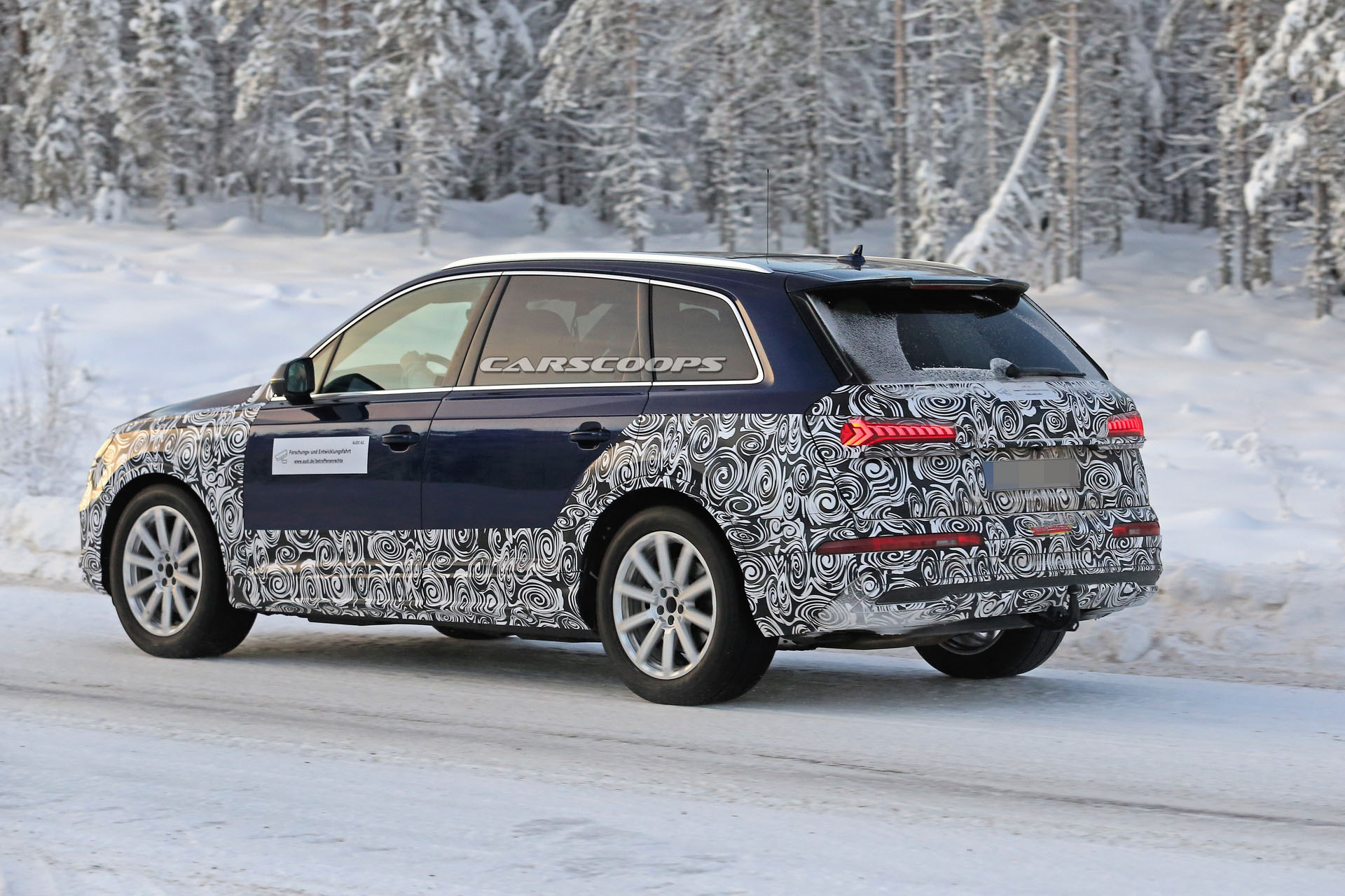 2020-Audi-Q7-SQ7-Facelift-07 2020 Audi Q7 Facelift Spotted Testing On Cold-Weather Conditions