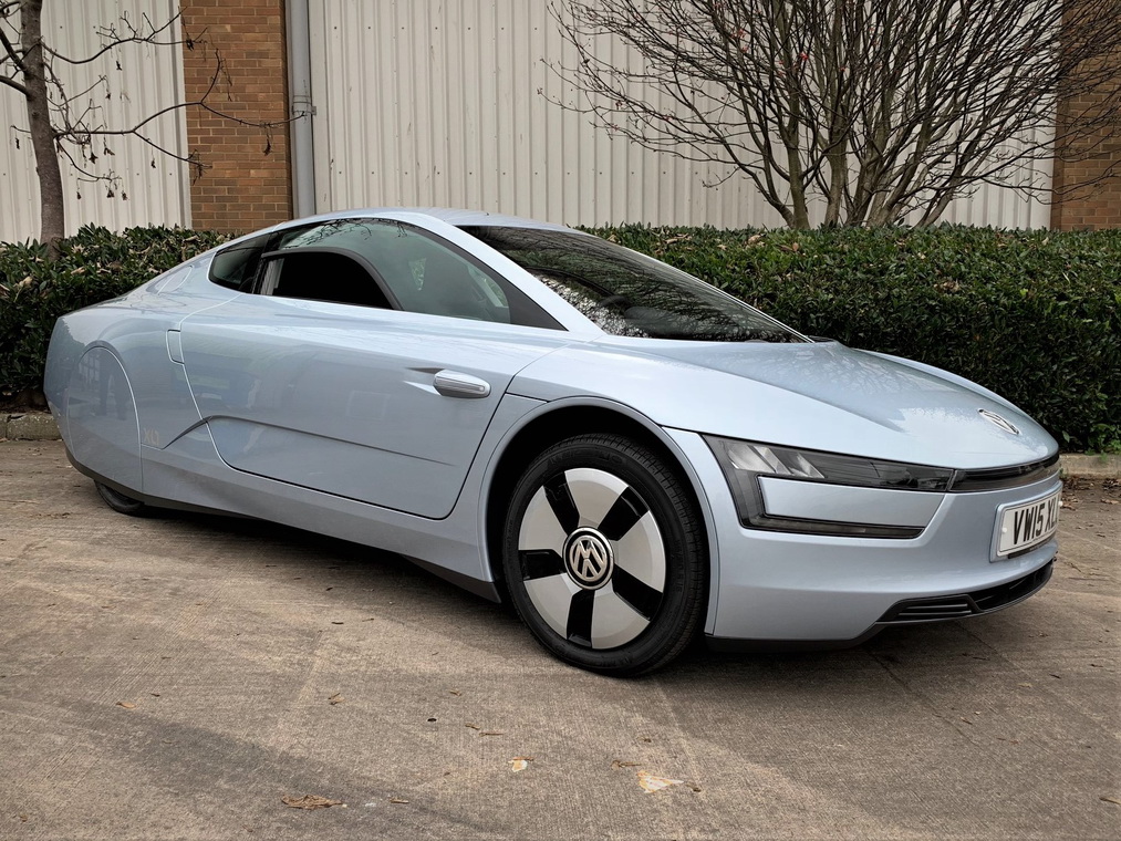 vw xl1 2 Volkswagen XL1: Buy This Futuristic Hybrid, Turn Heads Wherever You Go
