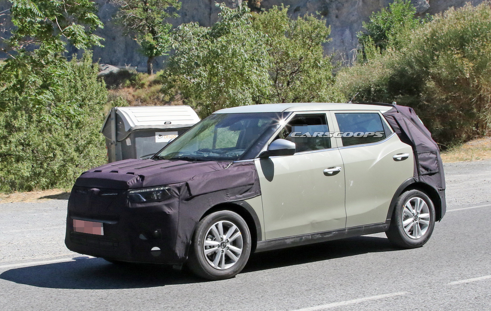 ssangyong tivoli facelift spy 5 Facelifted SsangYong Tivoli Getting Mild Visual Updates, Better Tech