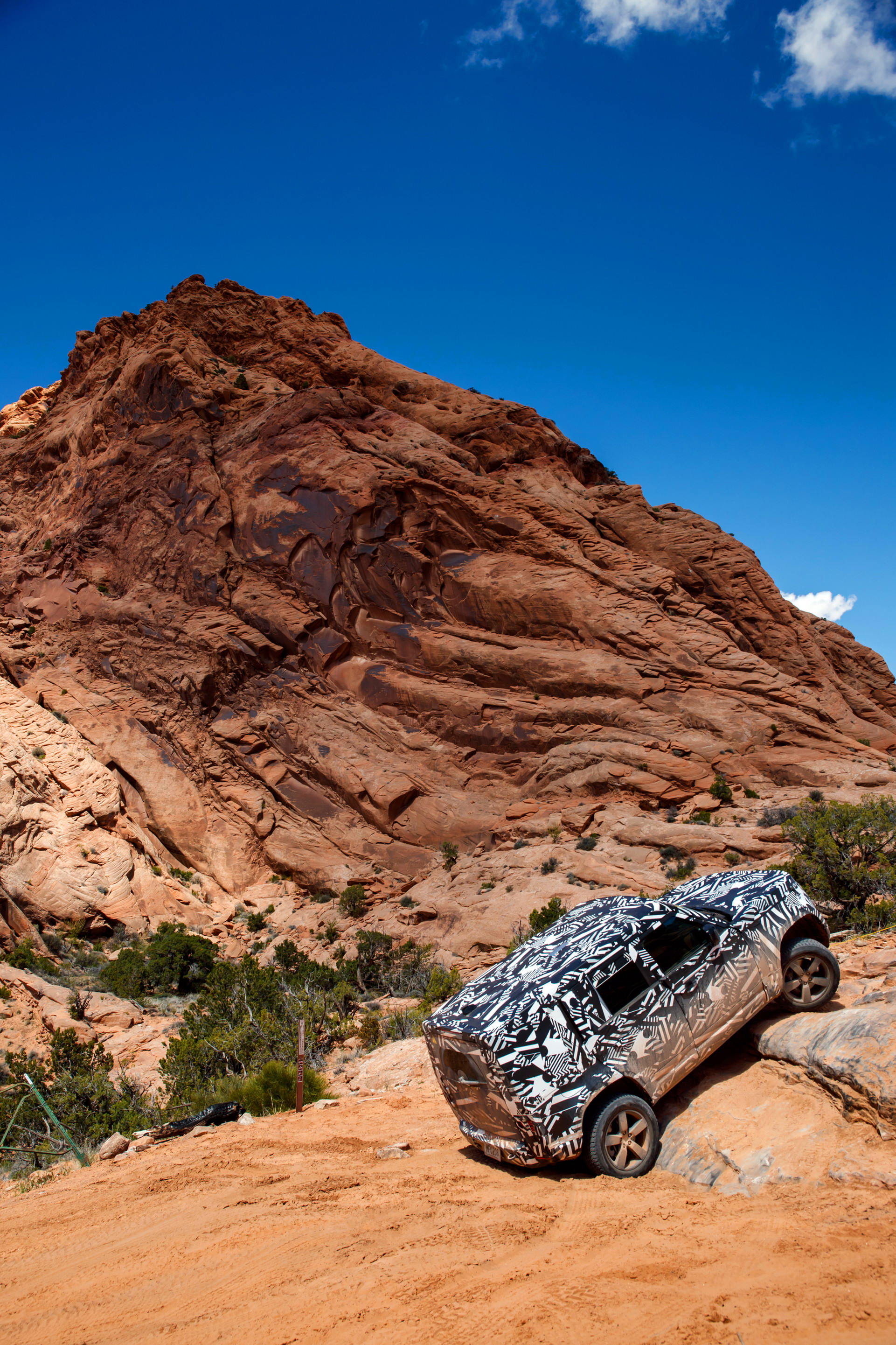 2020 Land Rover Defender Reborn As A Modern 4×4 With Advanced Tech