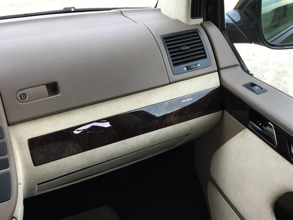 VW Multivan T5 powered by Porsche 911 Turbo engine 62 573HP VW Transporter With Porsche 911 Turbo Engine Is VW Group Synergy At Its Best