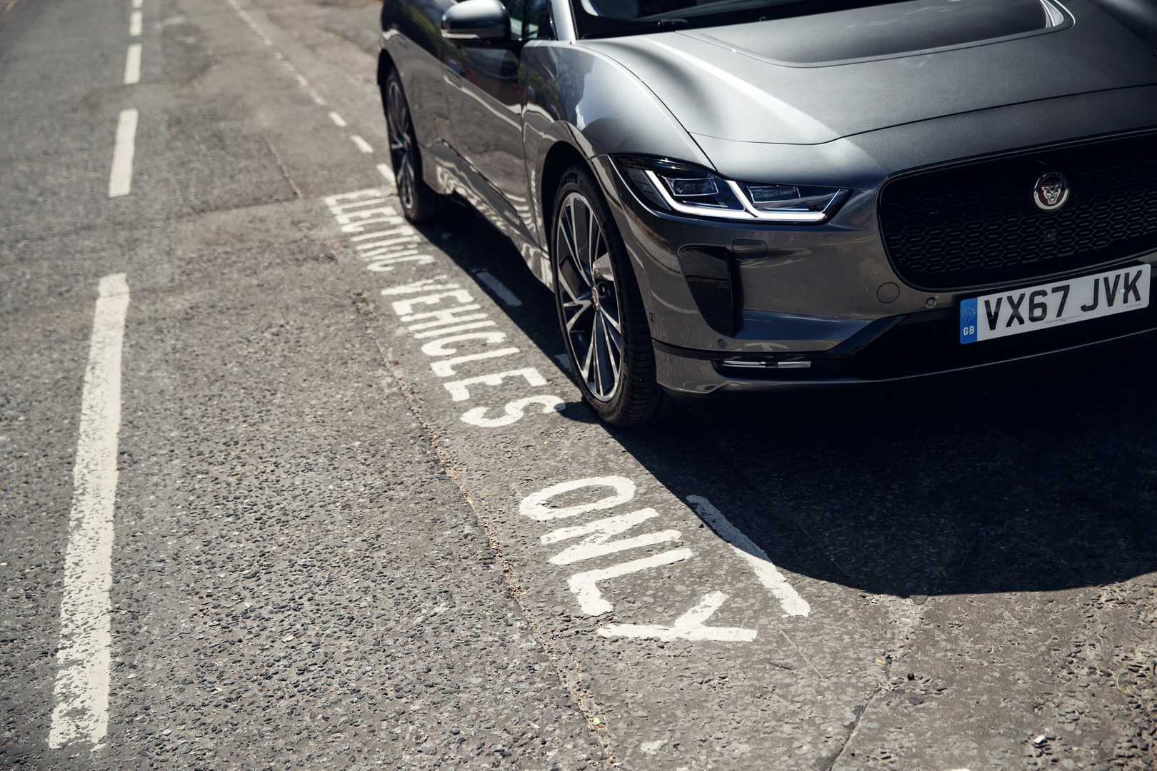 jaguar i-pace 3 Jaguar Land Rover To Skip 2019 Geneva Motor Show To Save Money As Sales Drop