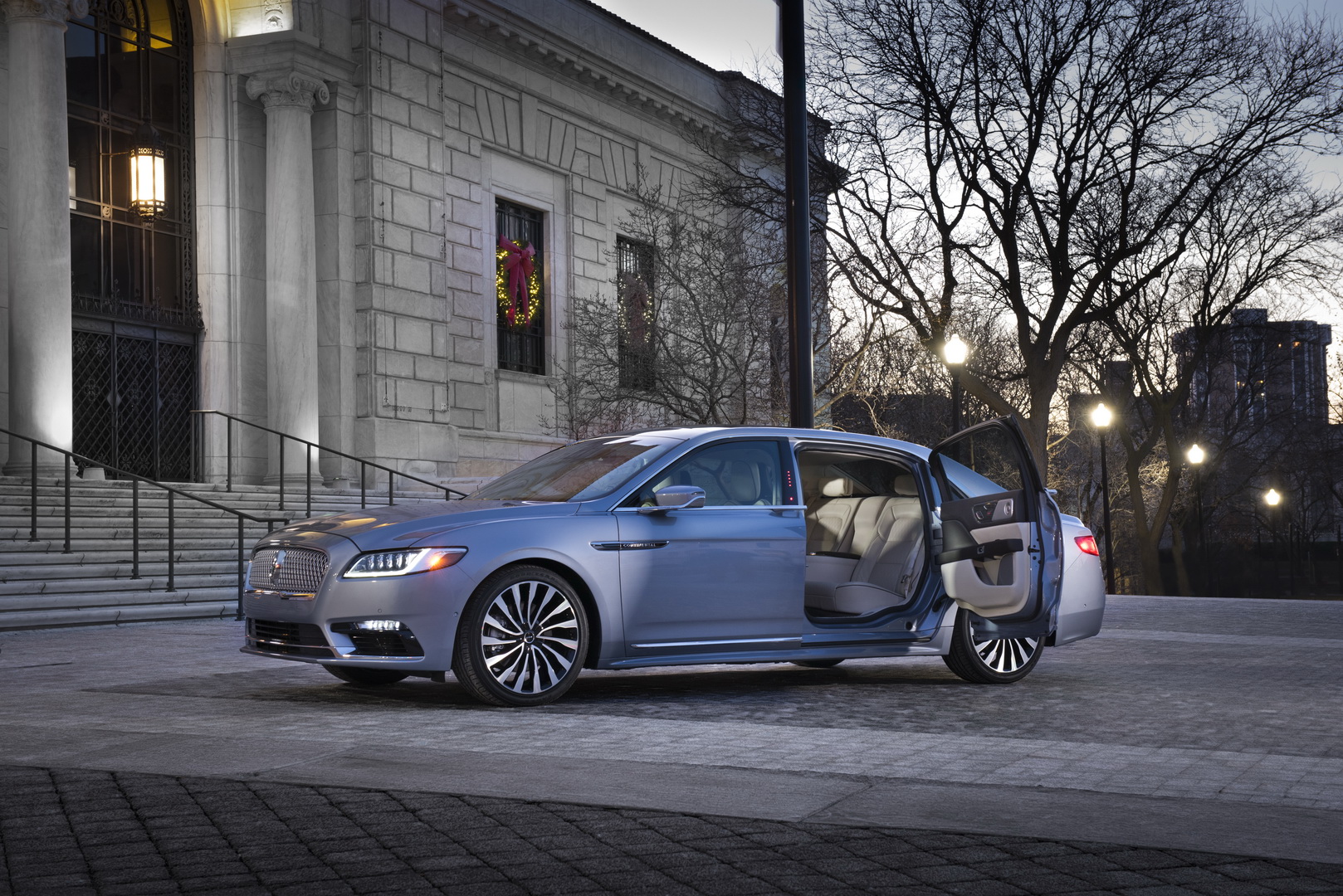 2019 lincoln continental 80th anniversary coach door edition 14 Lincoln Coach Door Continental Will Be Suicide On Your Wallet As Prices Start Over $100,000
