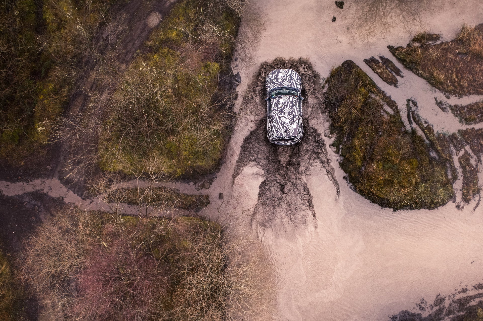 2020 Land Rover Defender Reborn As A Modern 4×4 With Advanced Tech