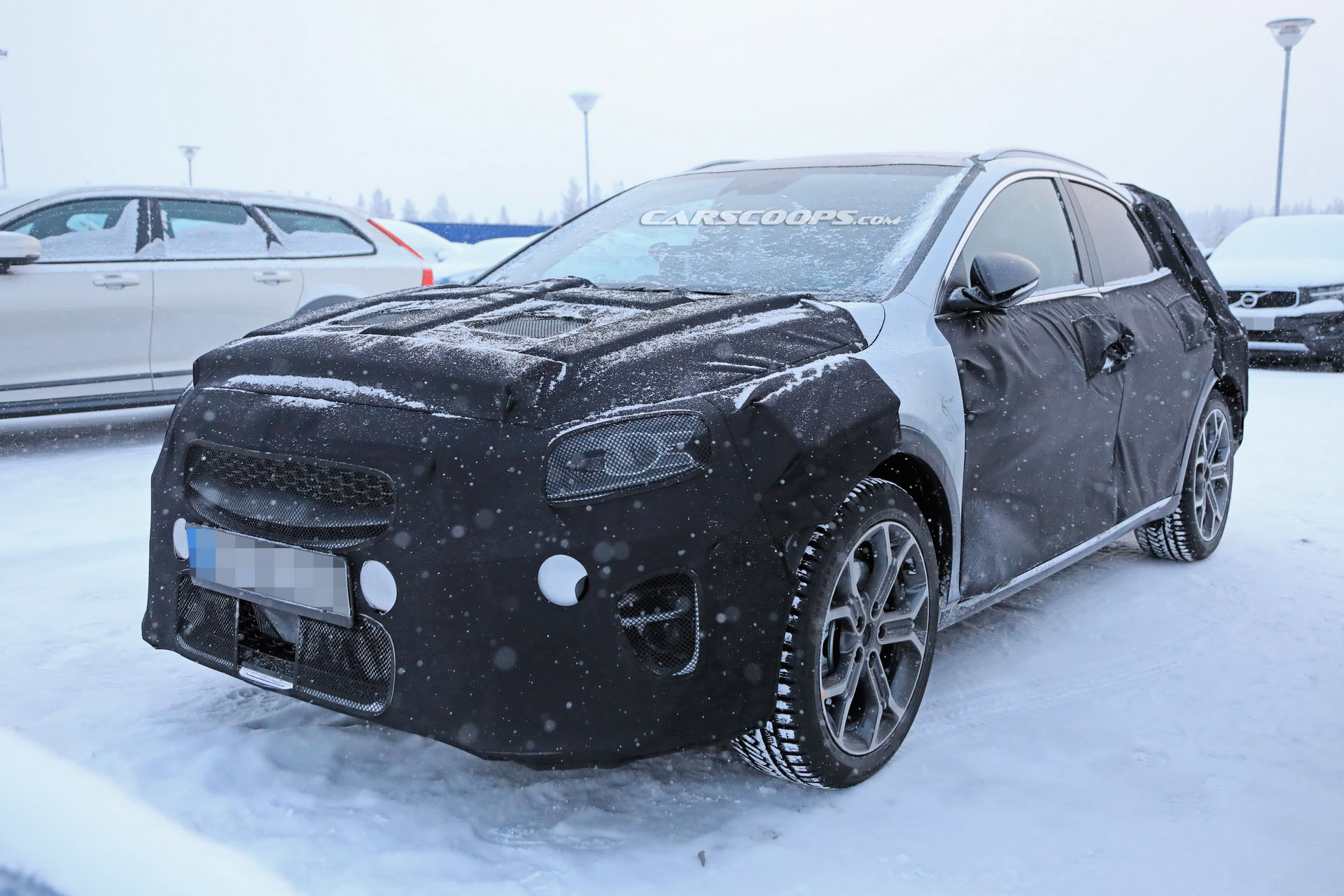 Kia XCeed 16 2020 Kia XCeed Crossover Spied Testing Against VW T-Roc