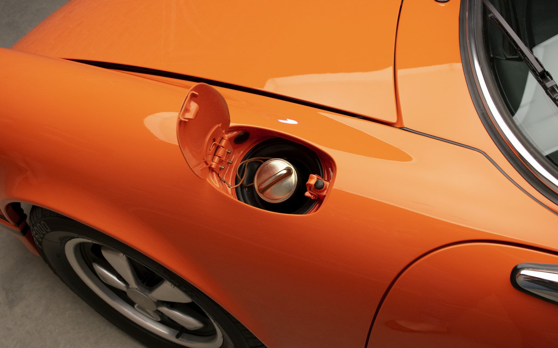 Porsche-911-Carrera-RS-6 For $900,000, Would You Get A 1973 911 Carrera RS Or A Carrera GT?