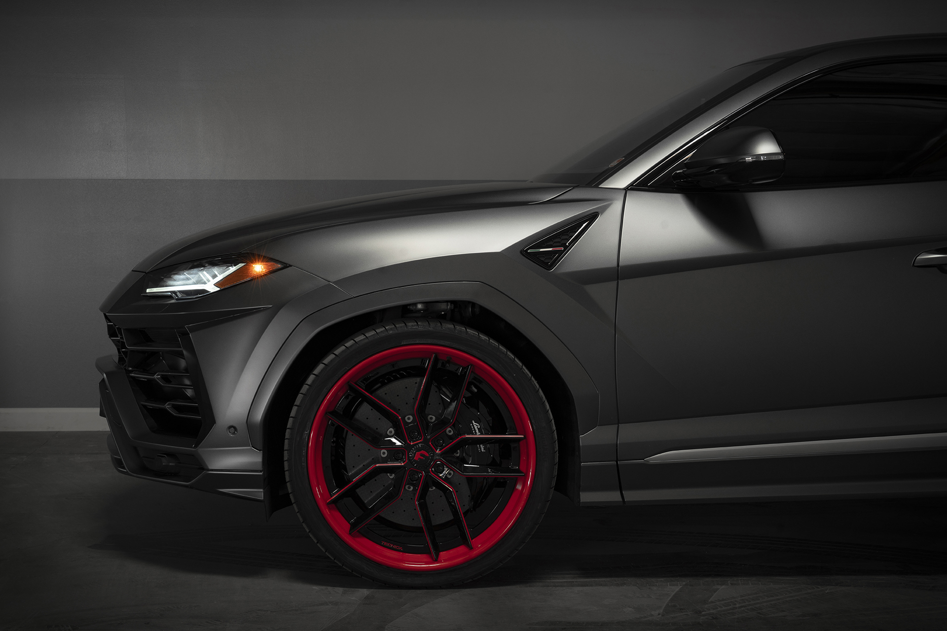 lamborghini urus forgiato wheels 7 There’s No Such Thing As Too Large Wheels For Lamborghini Urus And Rolls-Royce Cullinan