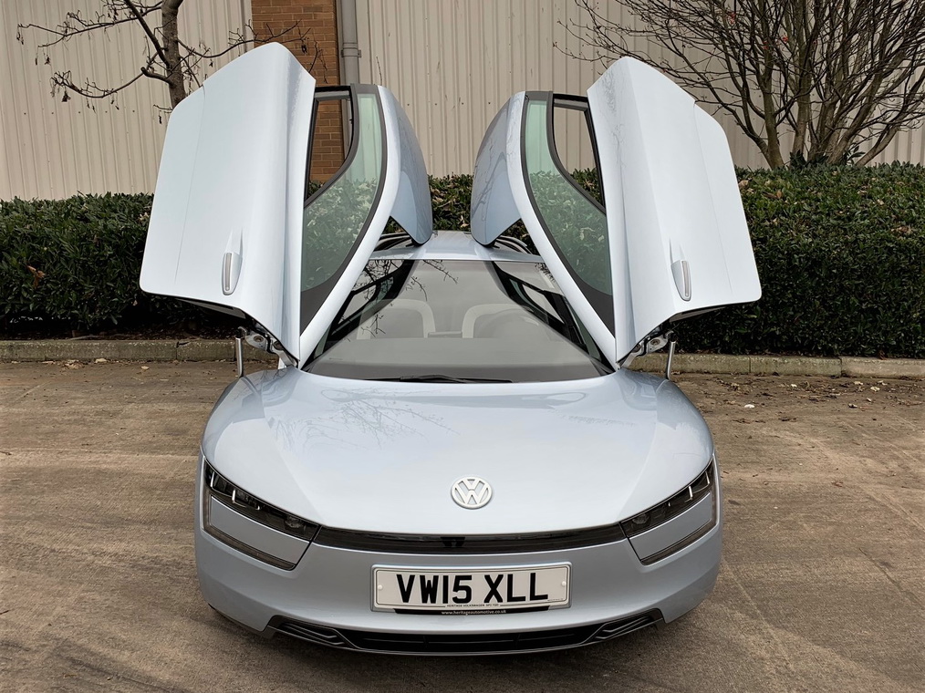 vw xl1 4 Volkswagen XL1: Buy This Futuristic Hybrid, Turn Heads Wherever You Go