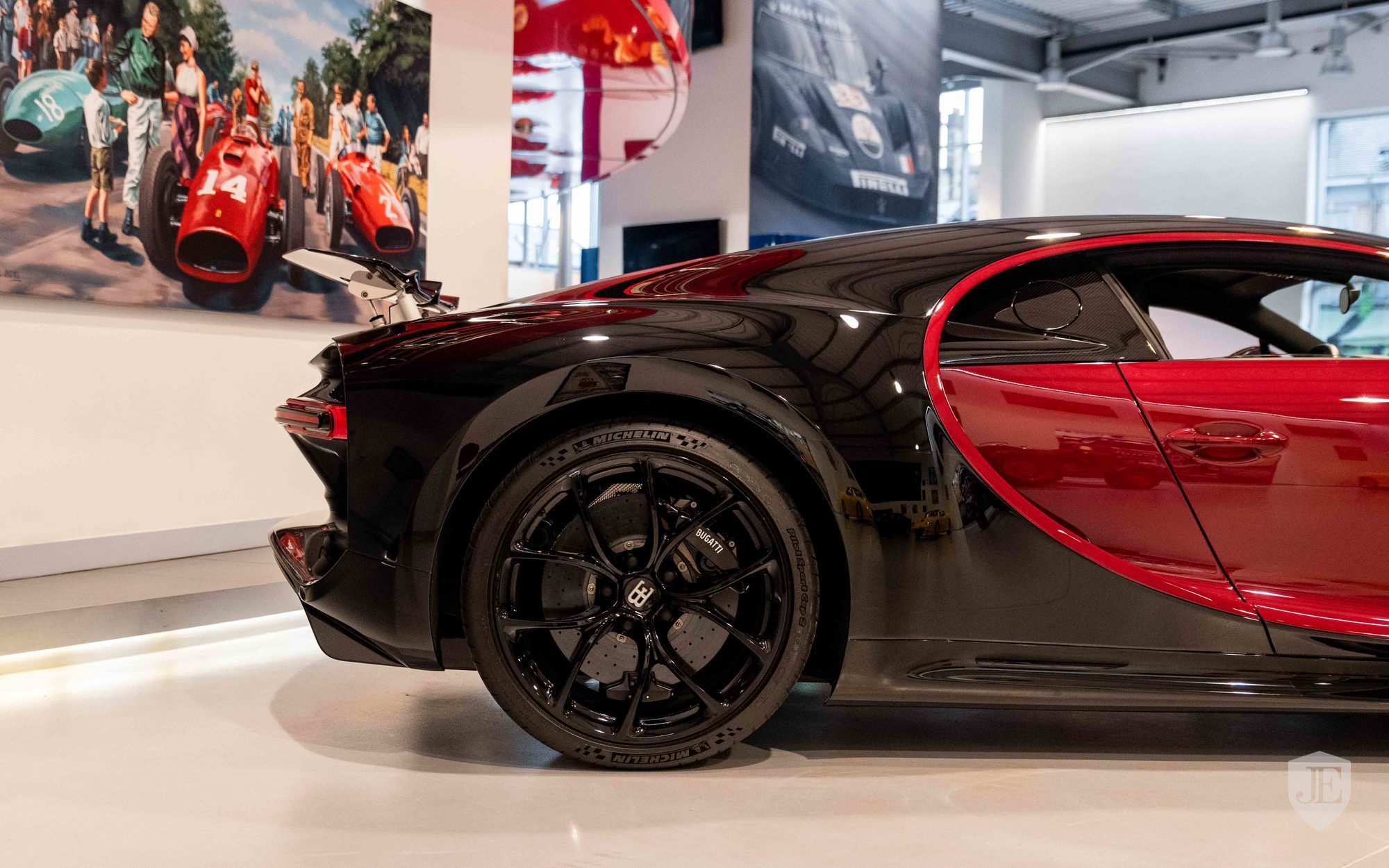 Bugatti-Chiron-For-Sale-14 Classy Red Bugatti Chiron Is A Once-In-A-Lifetime Buy