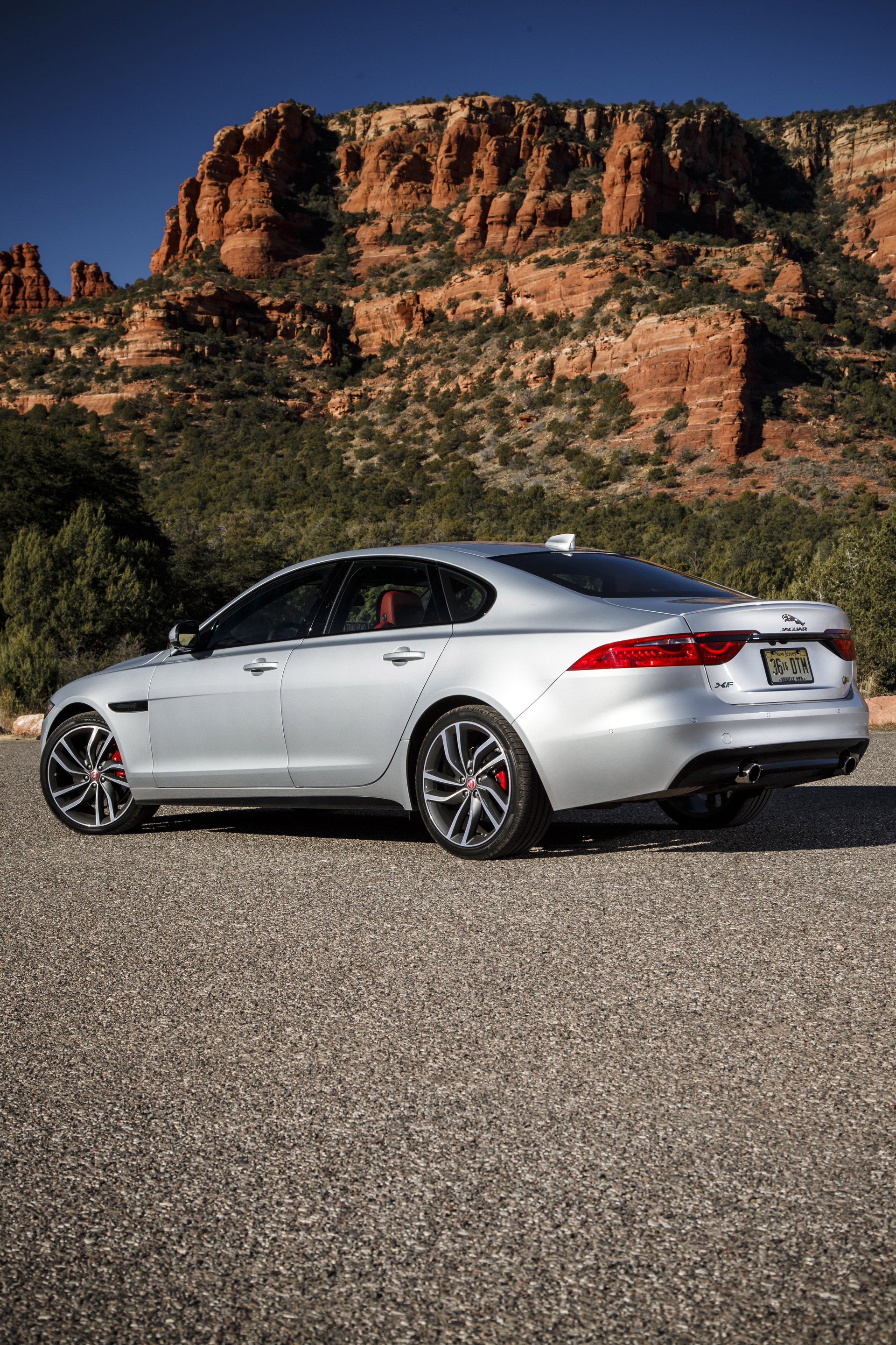 Jaguar XF-7 2019 Jaguar XF 300 Sport Arrives In America With 296 HP