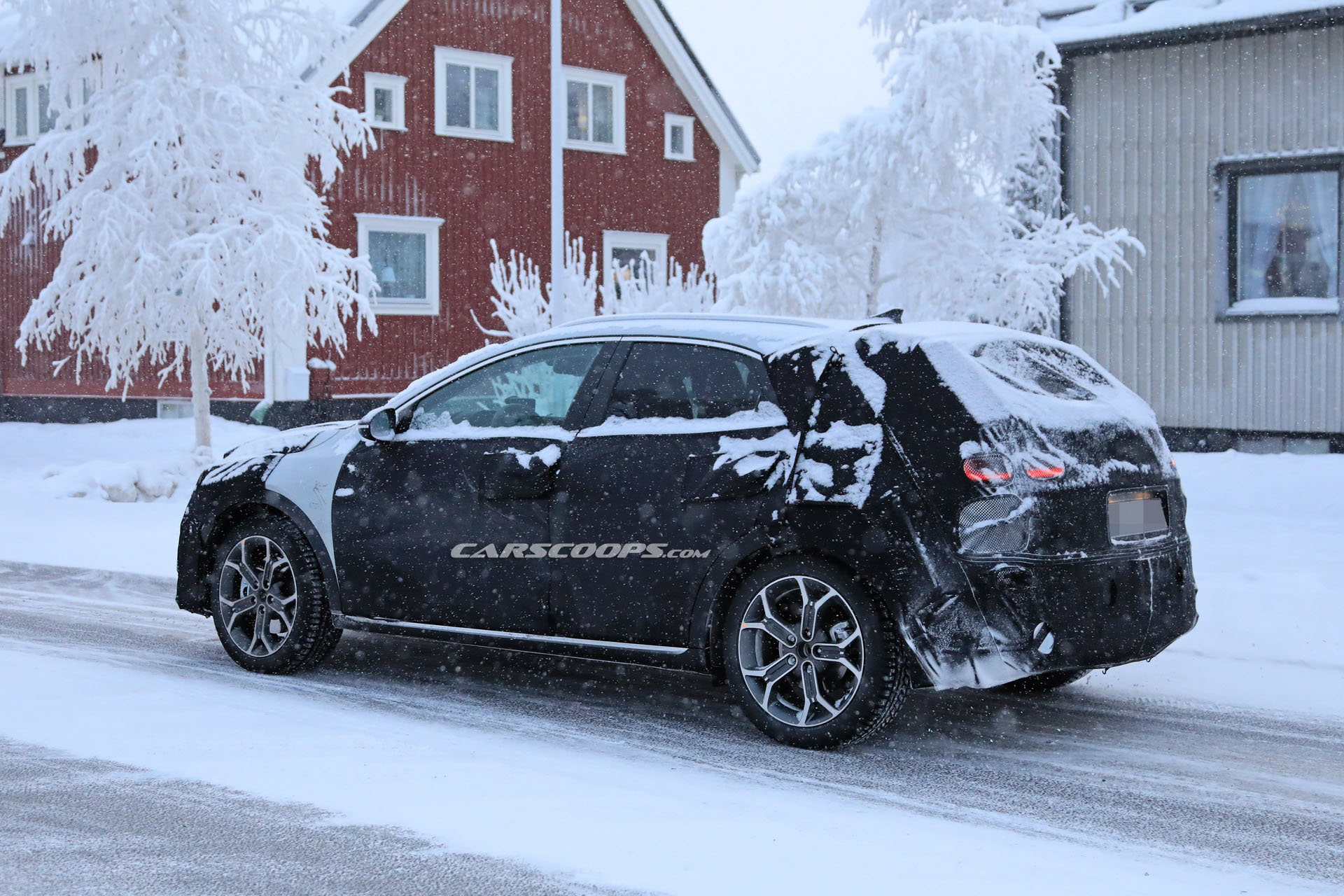 Kia XCeed 3 2020 Kia XCeed Crossover Spied Testing Against VW T-Roc