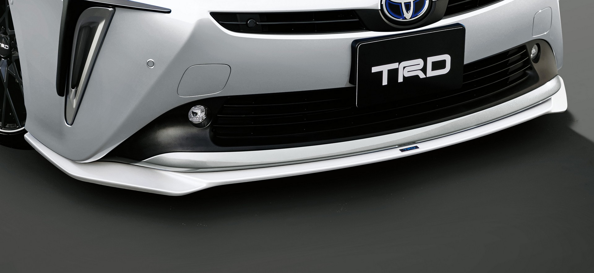 Toyota Prius TRD Parts-2 TRD Gives Facelifted Toyota Prius Some Visual Clout