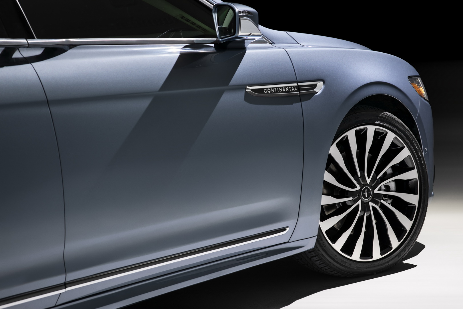 2019 lincoln continental 80th anniversary coach door edition 51 Lincoln Coach Door Continental Will Be Suicide On Your Wallet As Prices Start Over $100,000