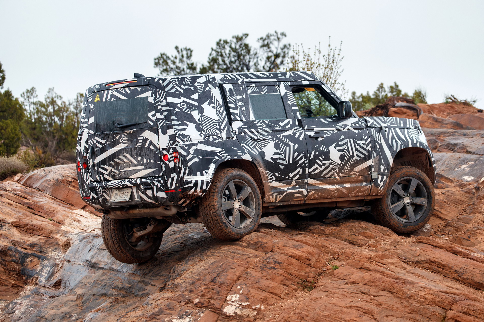 2020 Land Rover Defender Reborn As A Modern 4×4 With Advanced Tech