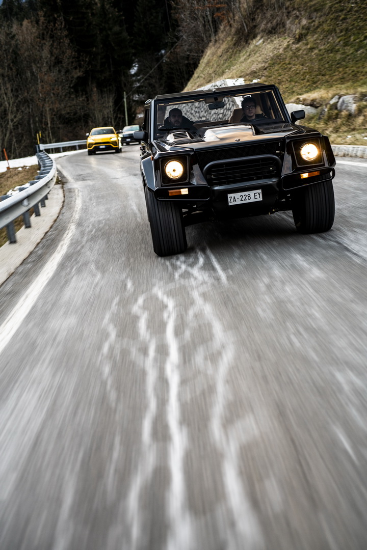 lamborghini urus lm002 72 Lamborghini Urus Convoy Embarks On Special Journey, LM002 Leads The Pack