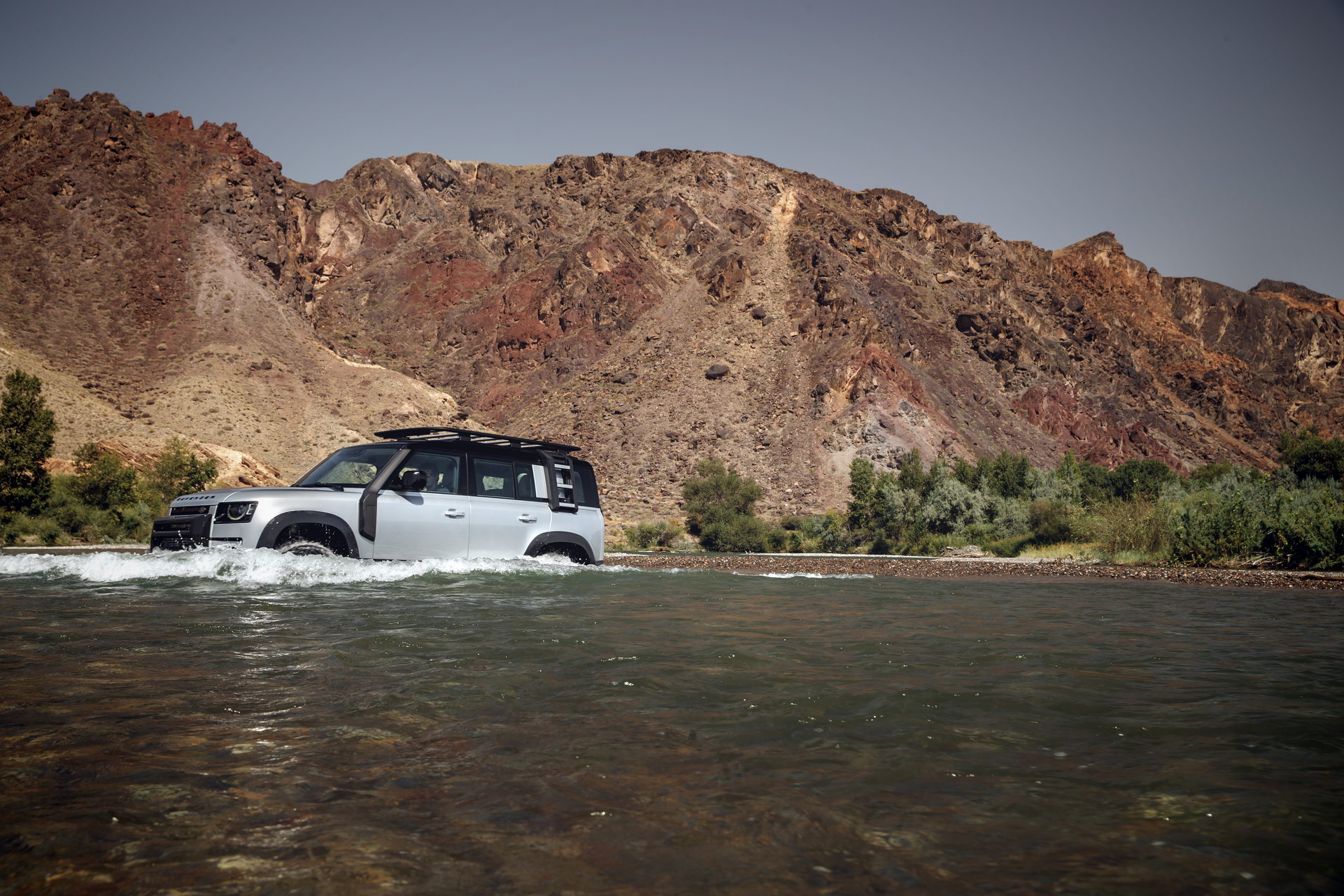 2020 Land Rover Defender Reborn As A Modern 4×4 With Advanced Tech