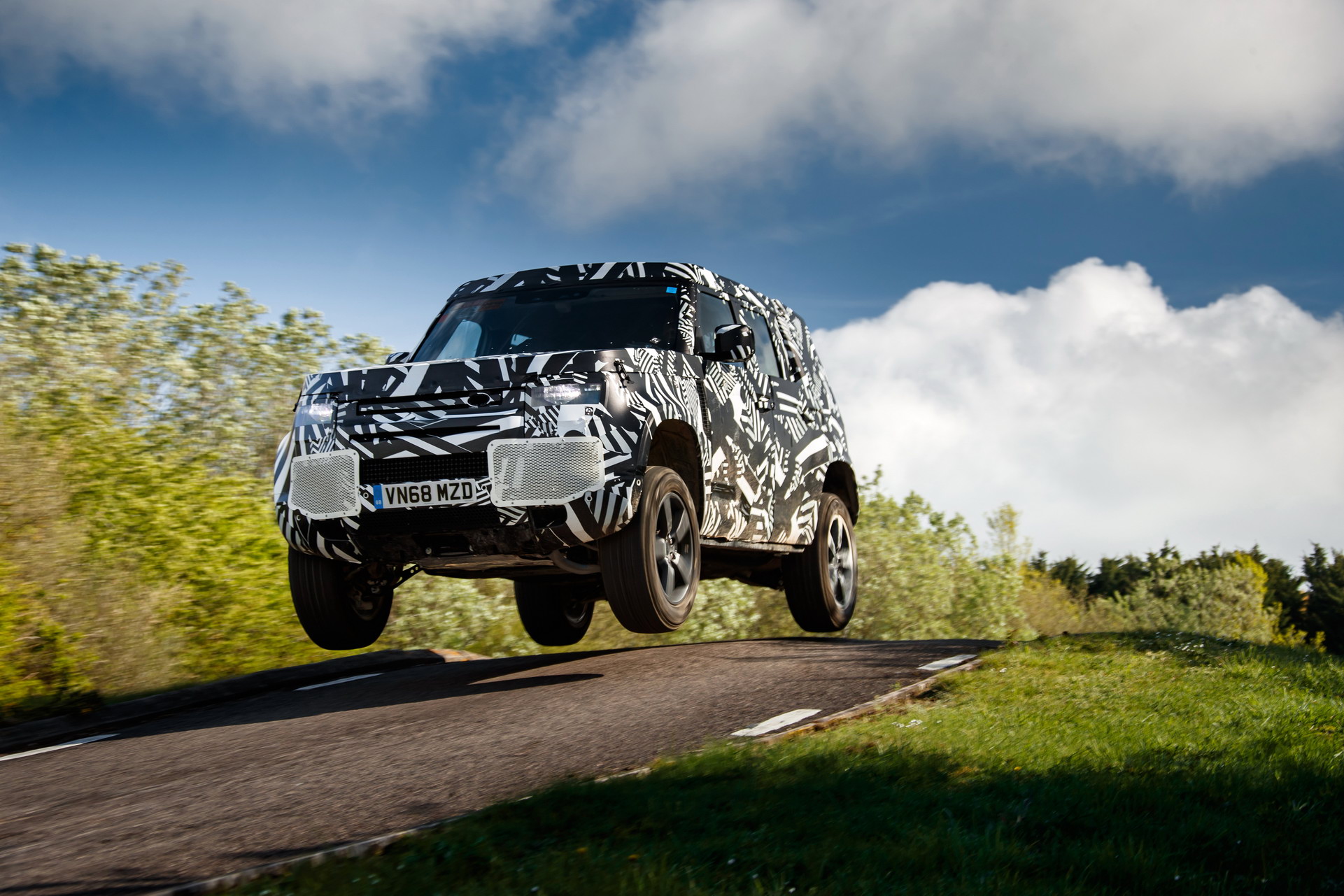 2020 Land Rover Defender Reborn As A Modern 4×4 With Advanced Tech