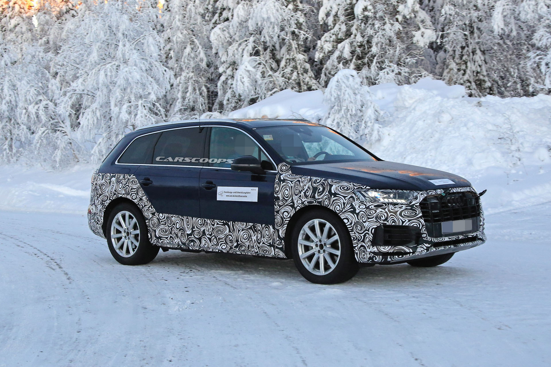 2020-Audi-Q7-SQ7-Facelift-13 2020 Audi Q7 Facelift Spotted Testing On Cold-Weather Conditions