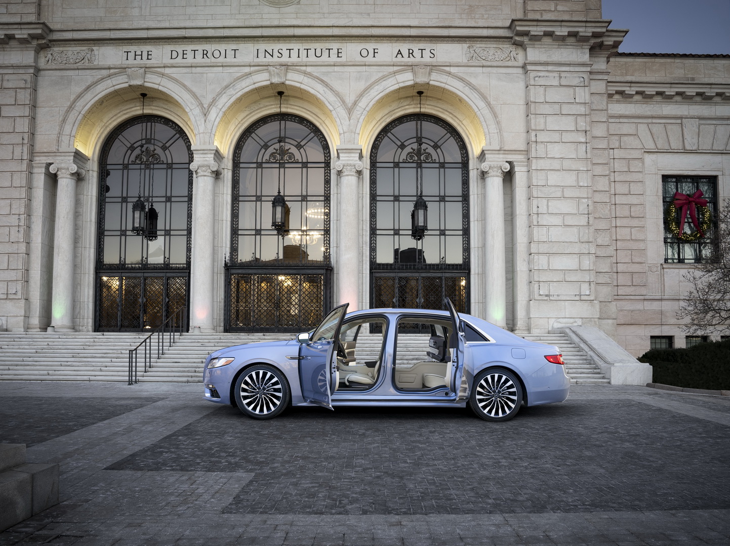 2019 lincoln continental 80th anniversary coach door edition 12 Lincoln Coach Door Continental Will Be Suicide On Your Wallet As Prices Start Over $100,000