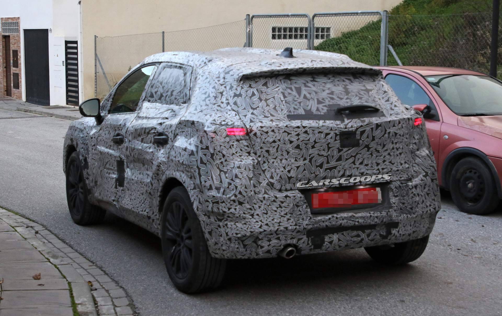 2019 Renault Captur spy shots 14 Fully-Camouflaged 2019 Renault Captur Goes Out Into The World
