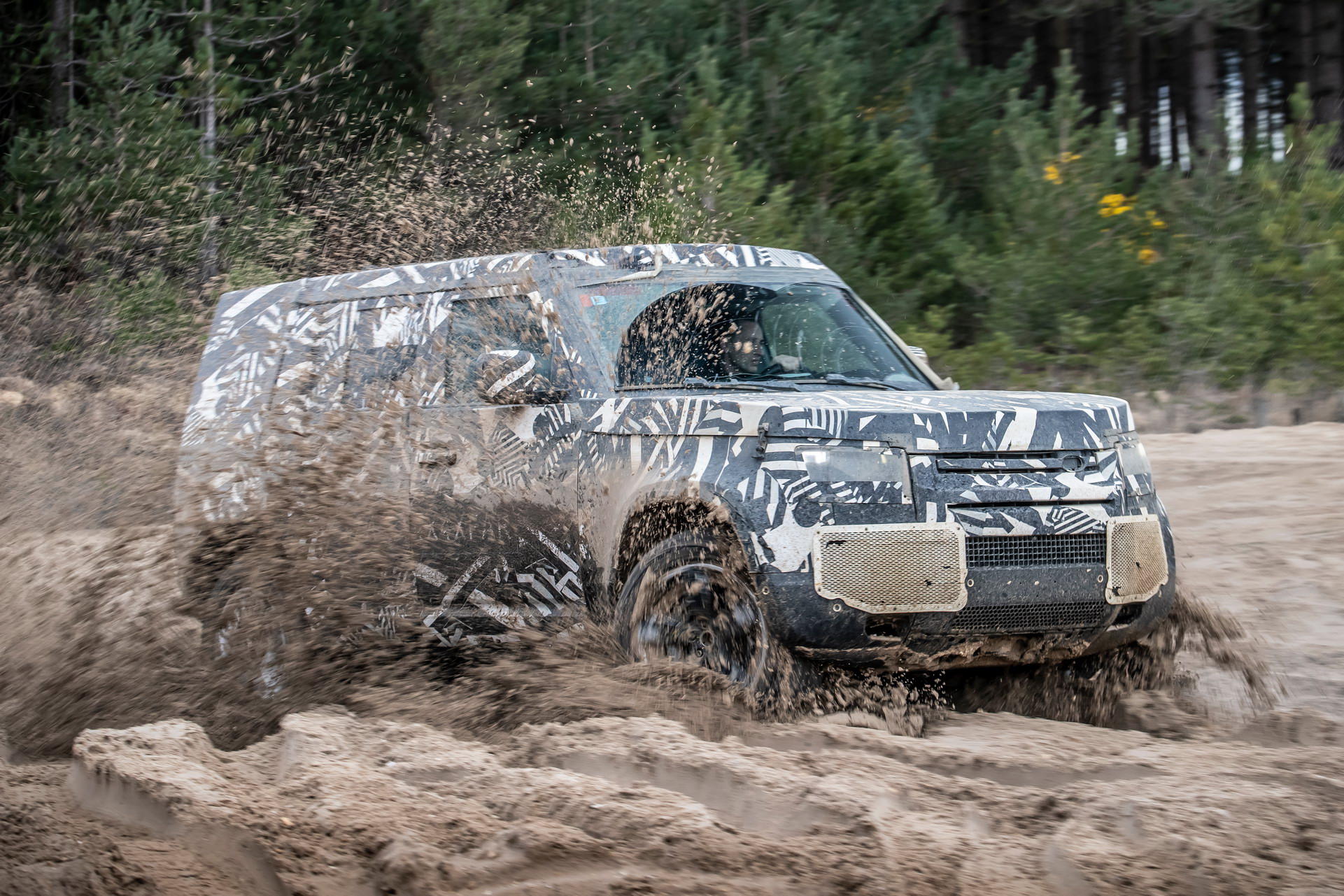 2020 Land Rover Defender Reborn As A Modern 4×4 With Advanced Tech