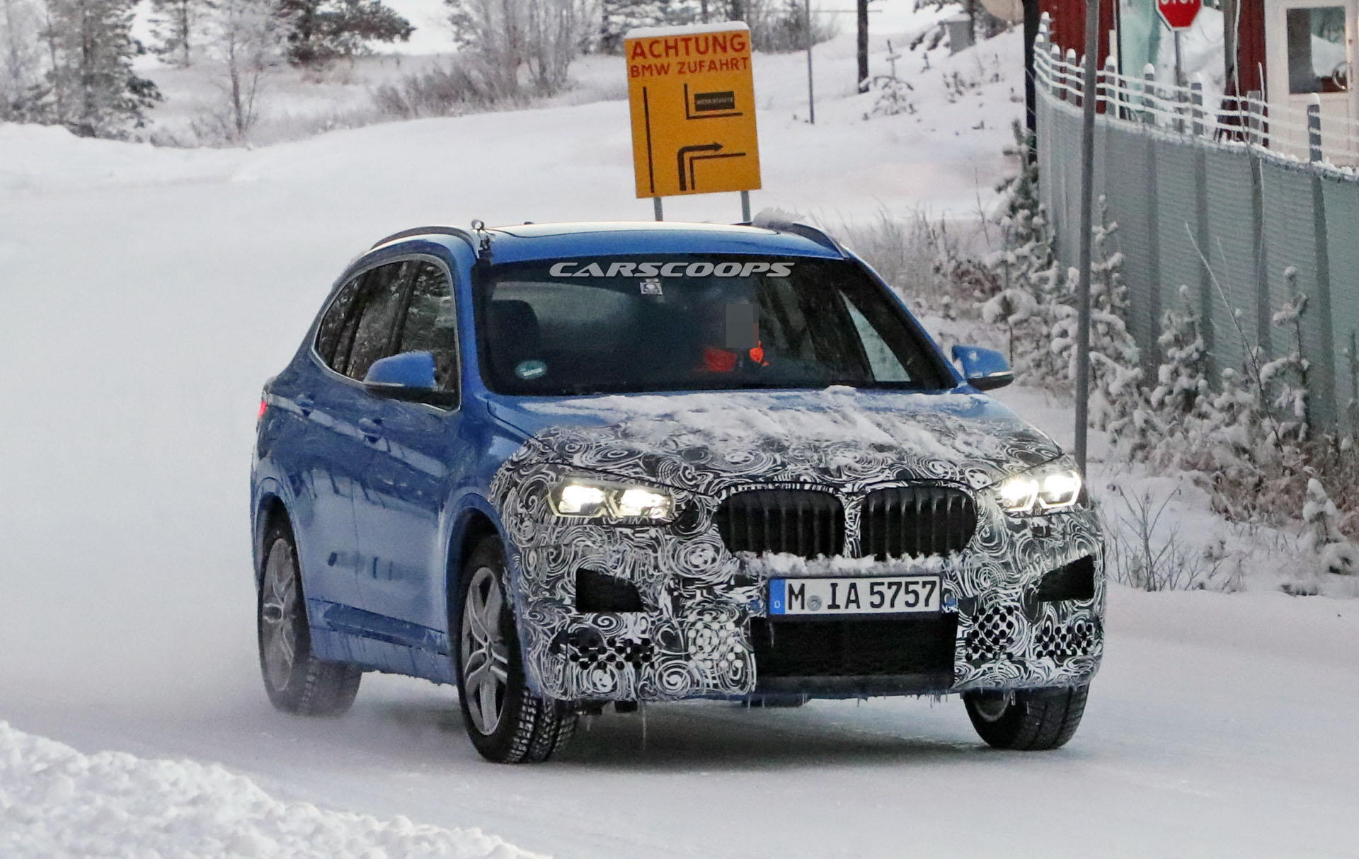 BMW-X1-Facelift-01 Facelifted 2019 BMW X1 To Offer Better Fuel Economy, More Tech