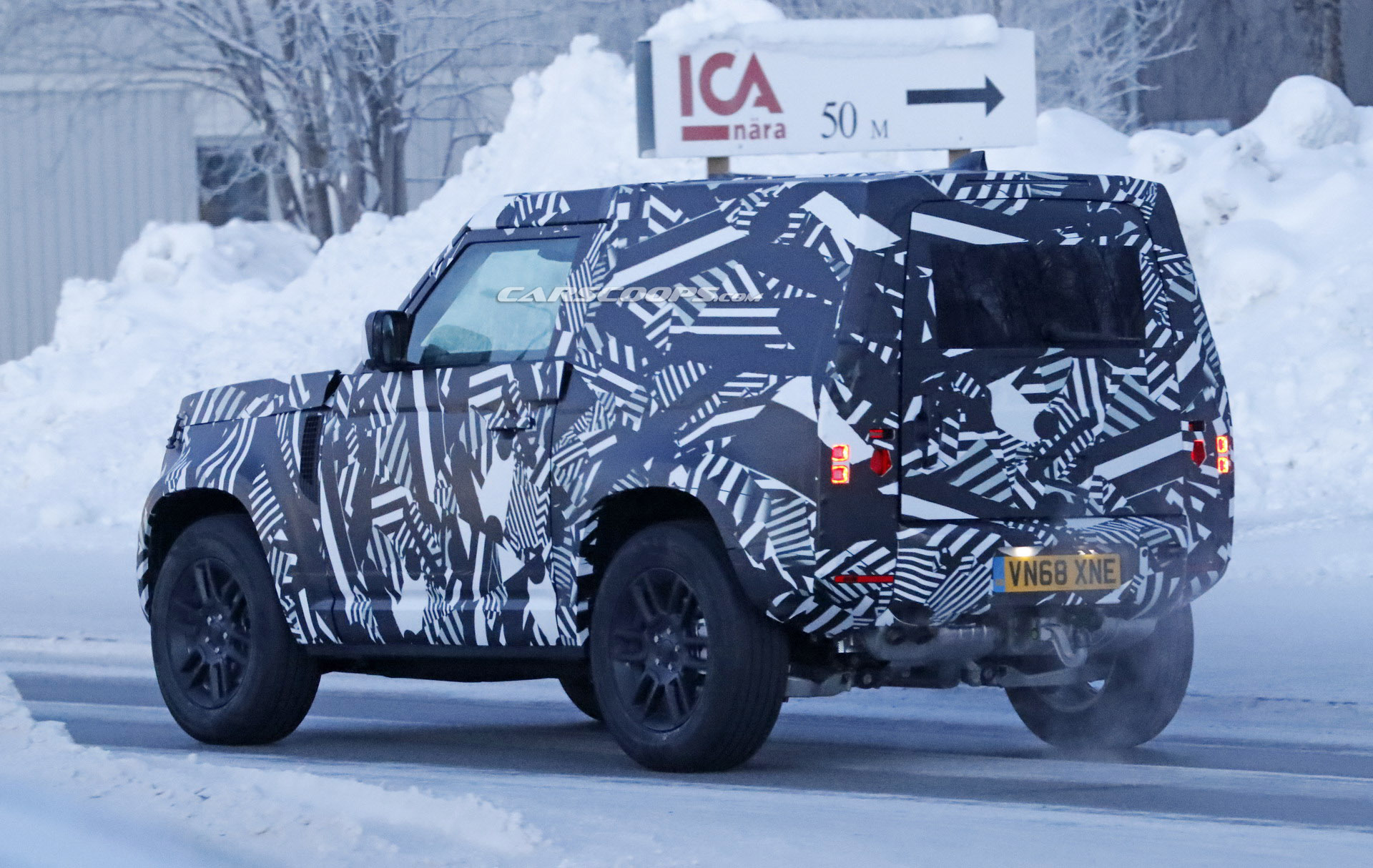 2020 Land Rover Defender 90 9 2020 Land Rover Defender 90 With 3-Doors And SWB Will Be The Most Playful Of All