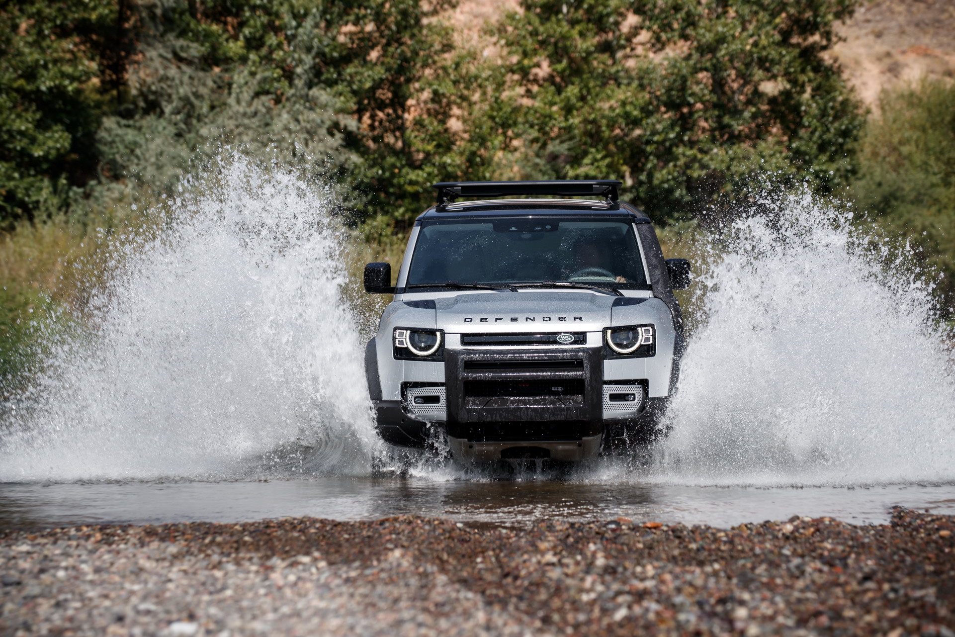 2020 Land Rover Defender Reborn As A Modern 4×4 With Advanced Tech