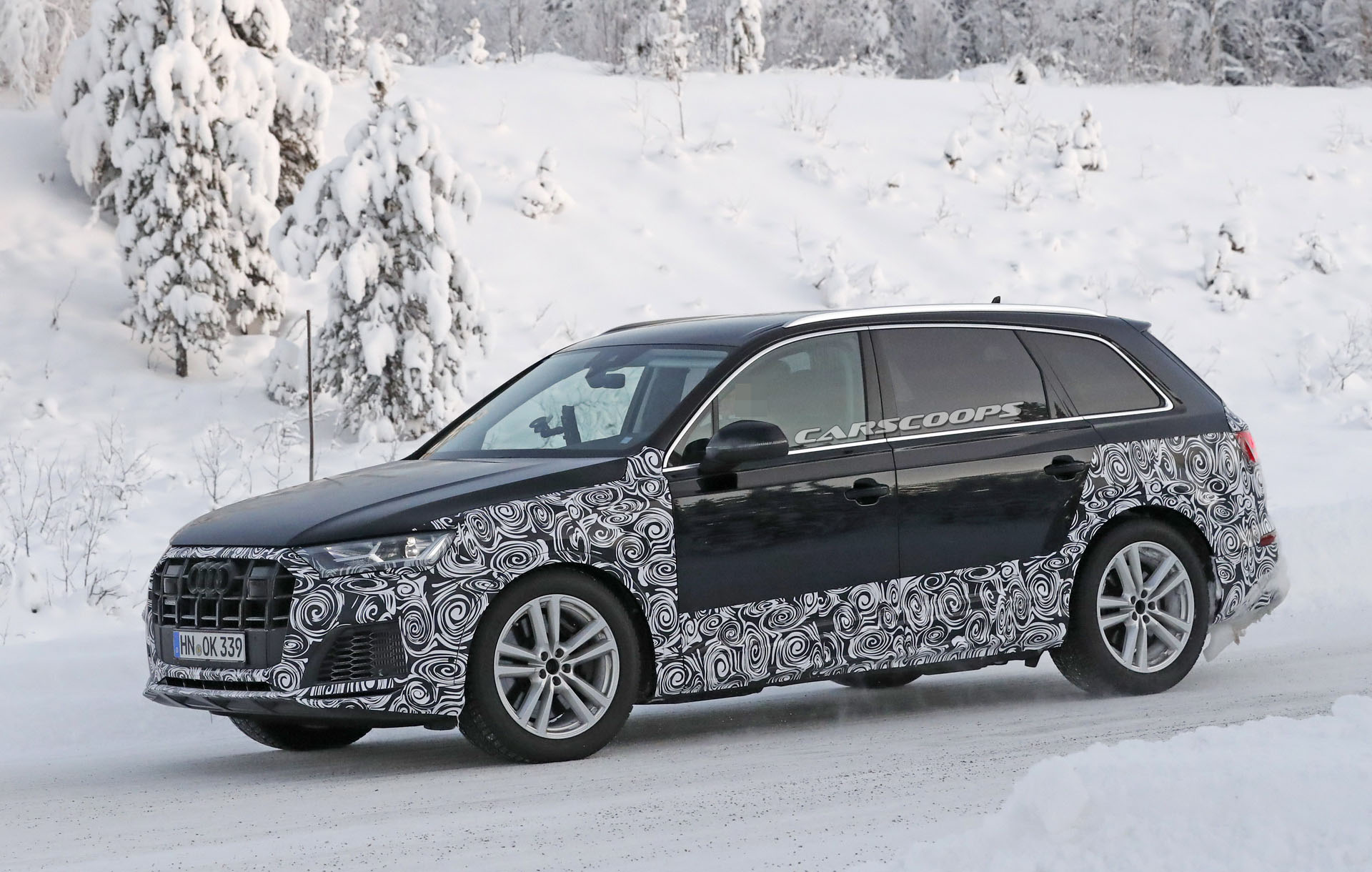 2020-Audi-Q7-SQ7-Facelift-34 2020 Audi Q7 Facelift Spotted Testing On Cold-Weather Conditions