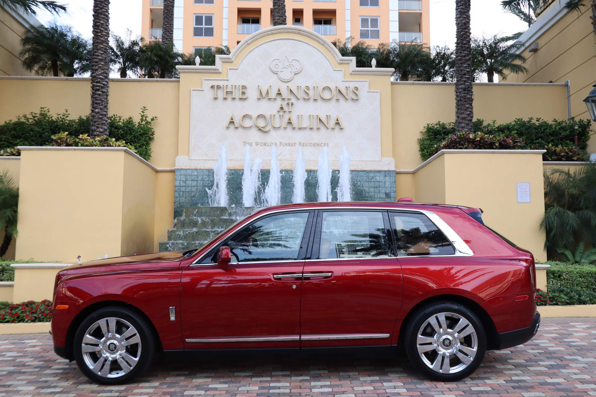 Rolls-Royce Cullinan at The Mansions at Acqualina Buy $38 Million Miami Penthouse, Get Rolls-Royce Cullinan And Lambo Aventador S “For Free”