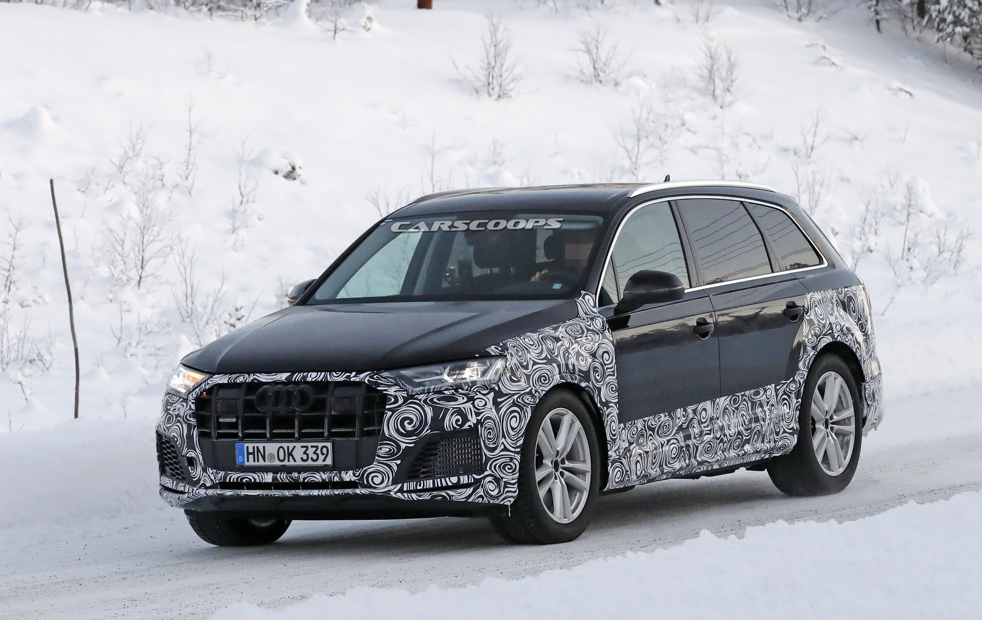 2020-Audi-Q7-SQ7-Facelift-32 2020 Audi Q7 Facelift Spotted Testing On Cold-Weather Conditions