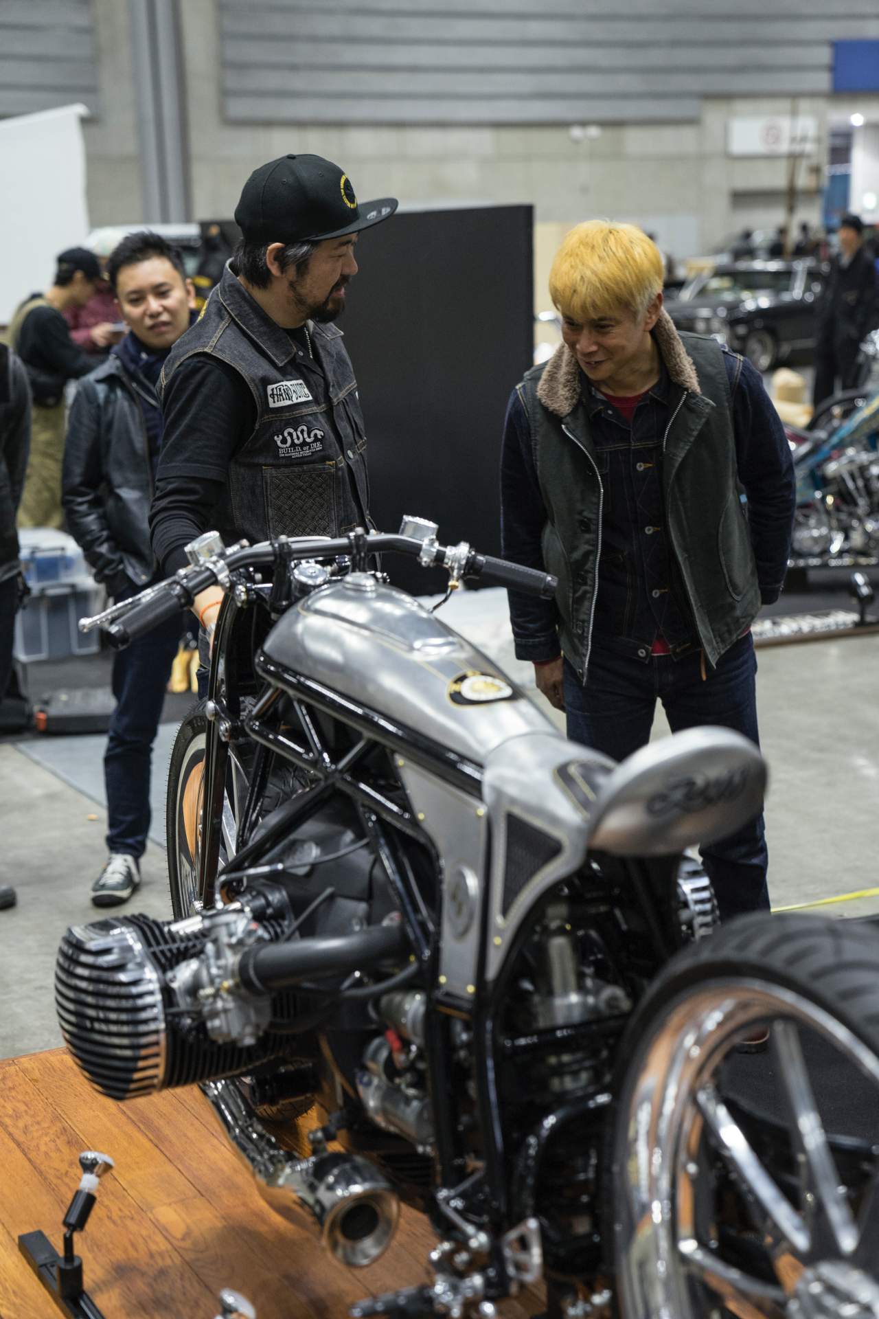 Custom Works Zon BMW concept motorcycle 25 BMW And Japan’s Custom Works Zon Collaborate On R18 Bike With Mystery Boxer Engine