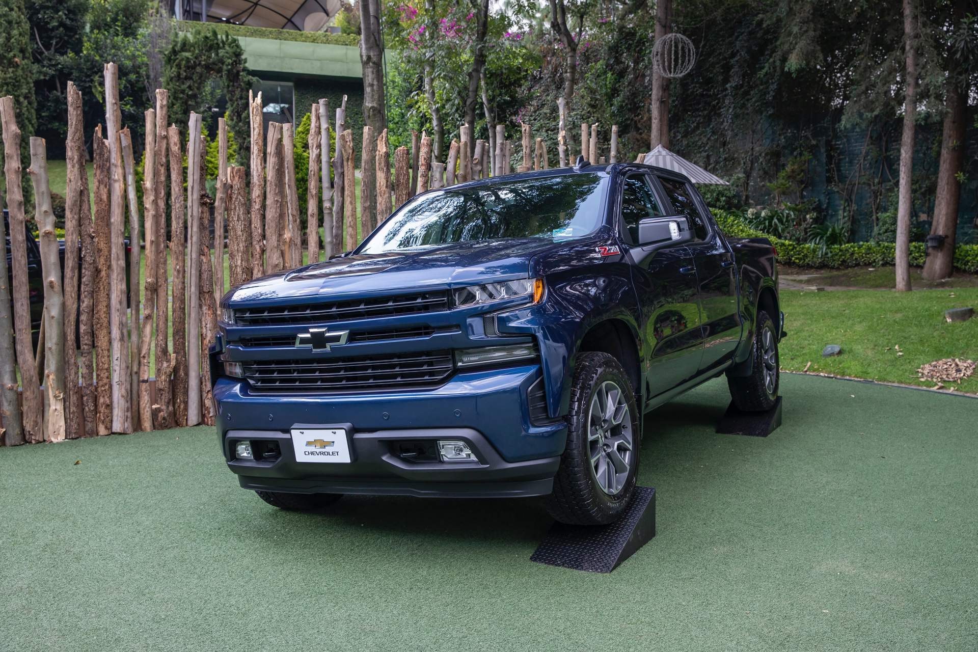 Chevrolet Cheyenne - 2019 Don’t Show This To Trump: GM Becomes Mexico’s Largest Automaker And Exporter