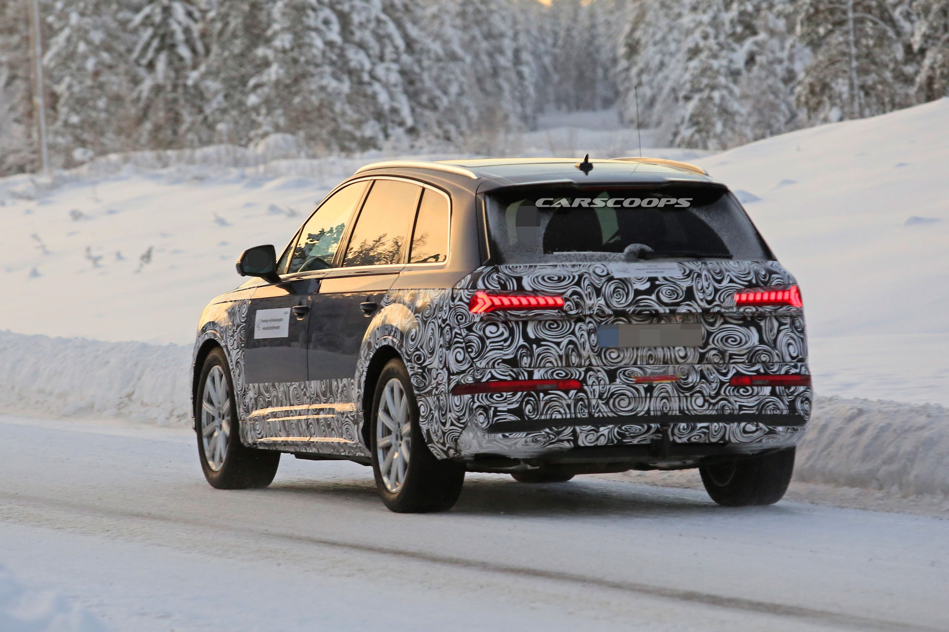 2020-Audi-Q7-SQ7-Facelift-09 2020 Audi Q7 Facelift Spotted Testing On Cold-Weather Conditions