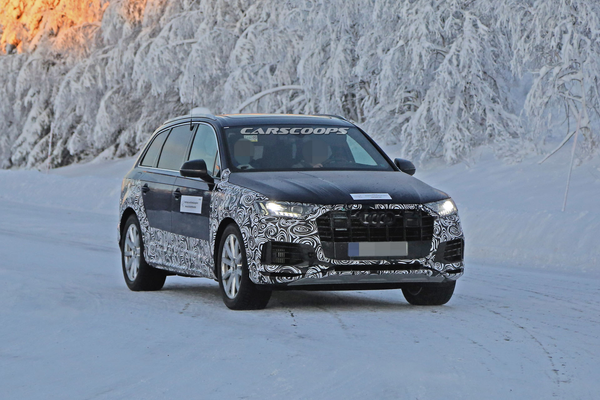 2020-Audi-Q7-SQ7-Facelift-11 2020 Audi Q7 Facelift Spotted Testing On Cold-Weather Conditions