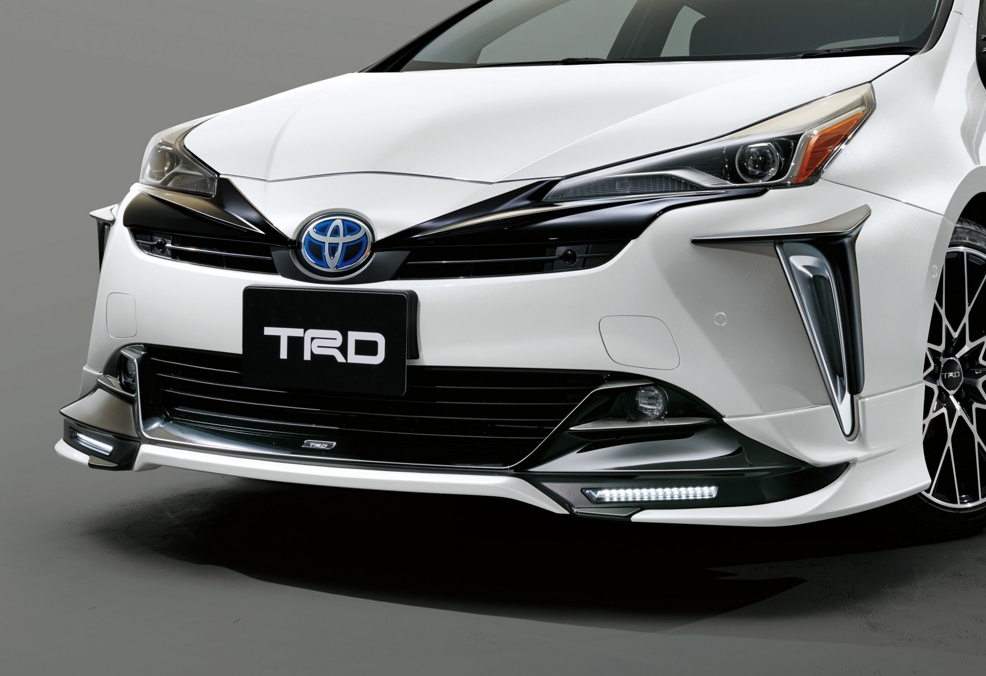 Toyota Prius TRD Parts-7 TRD Gives Facelifted Toyota Prius Some Visual Clout