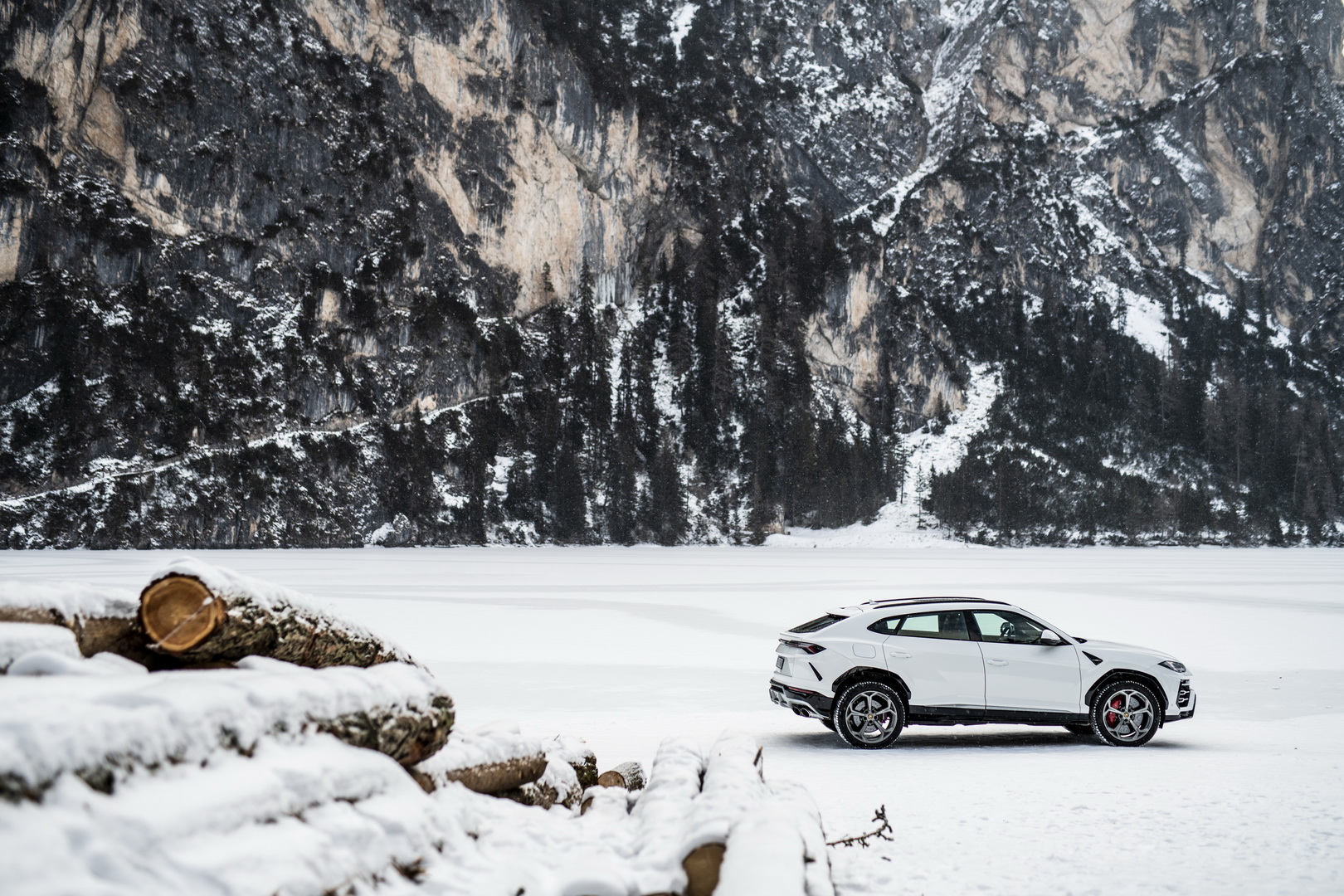 lamborghini urus lm002 23 Lamborghini Urus Convoy Embarks On Special Journey, LM002 Leads The Pack