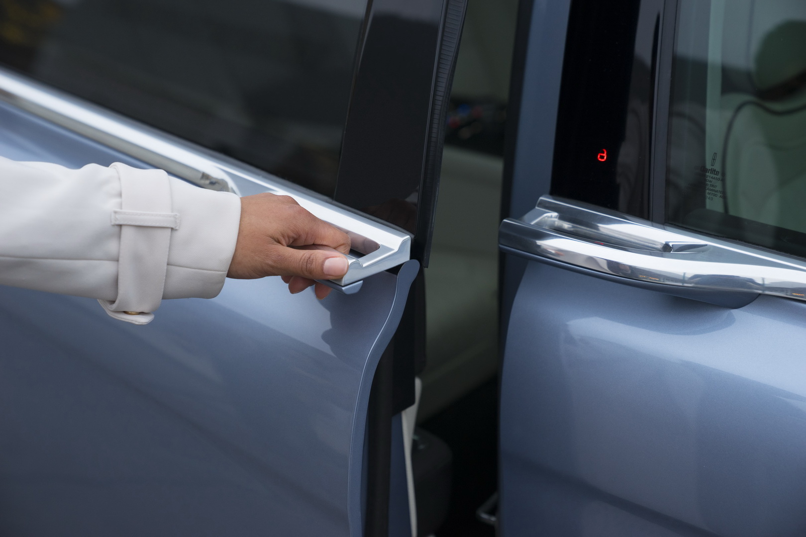 2019 lincoln continental 80th anniversary coach door edition 28 Lincoln Coach Door Continental Will Be Suicide On Your Wallet As Prices Start Over $100,000