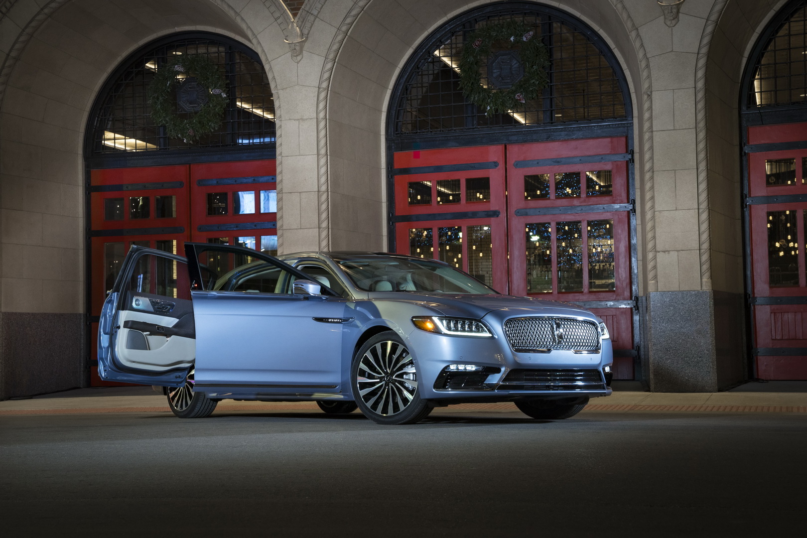 2019 lincoln continental 80th anniversary coach door edition 3 Lincoln Coach Door Continental Will Be Suicide On Your Wallet As Prices Start Over $100,000