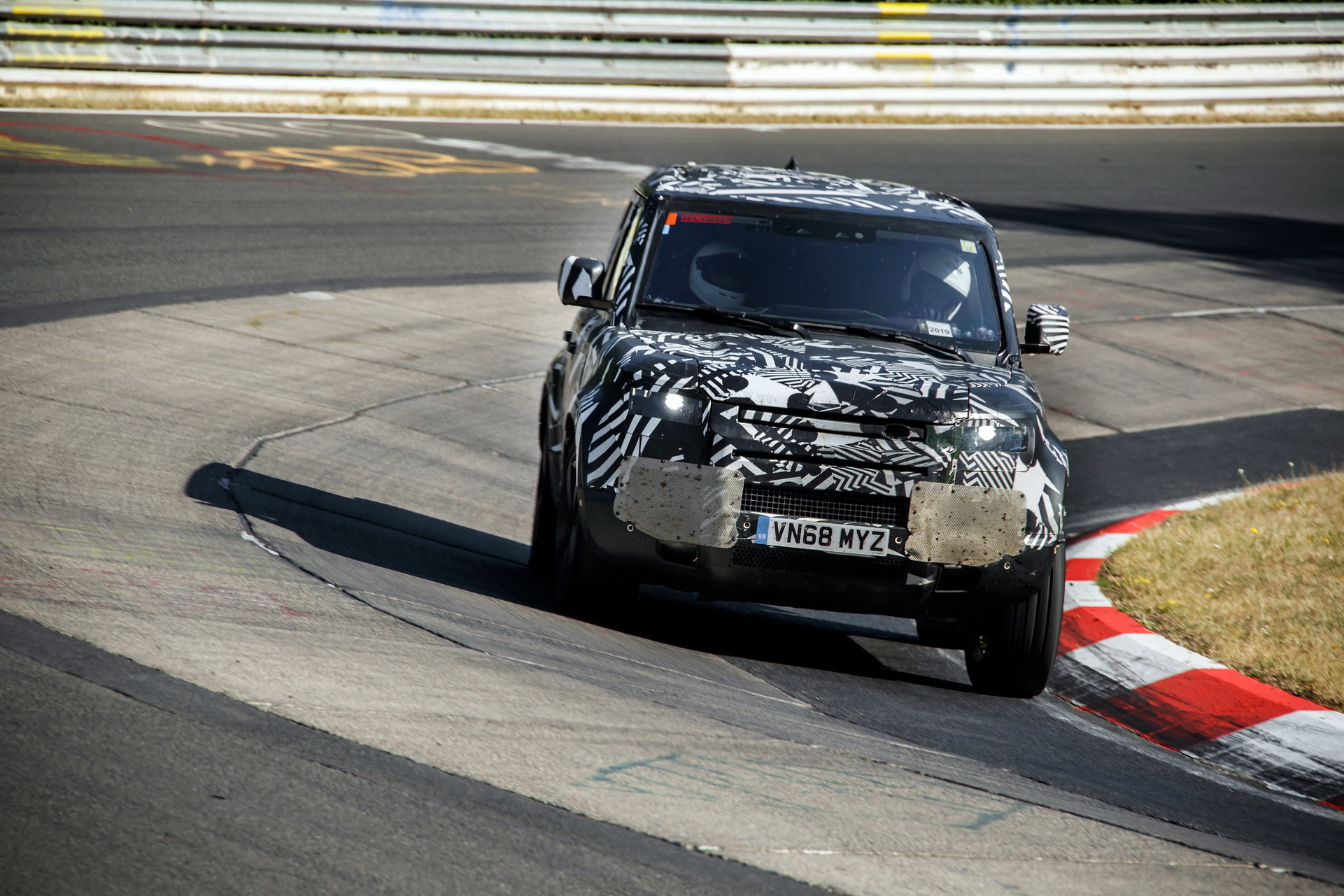 2020 Land Rover Defender Reborn As A Modern 4×4 With Advanced Tech