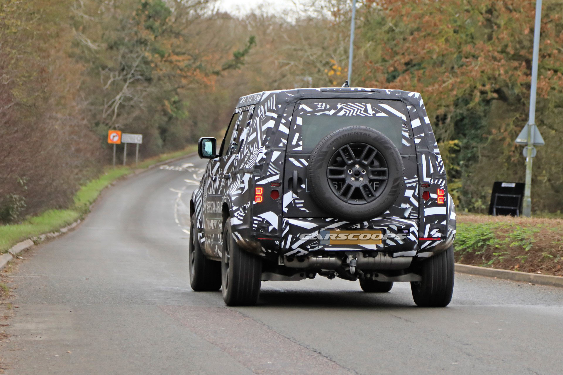 2020-Land-Rover-Defender-26 2020 Land Rover Defender Teased, Could Debut Next Year