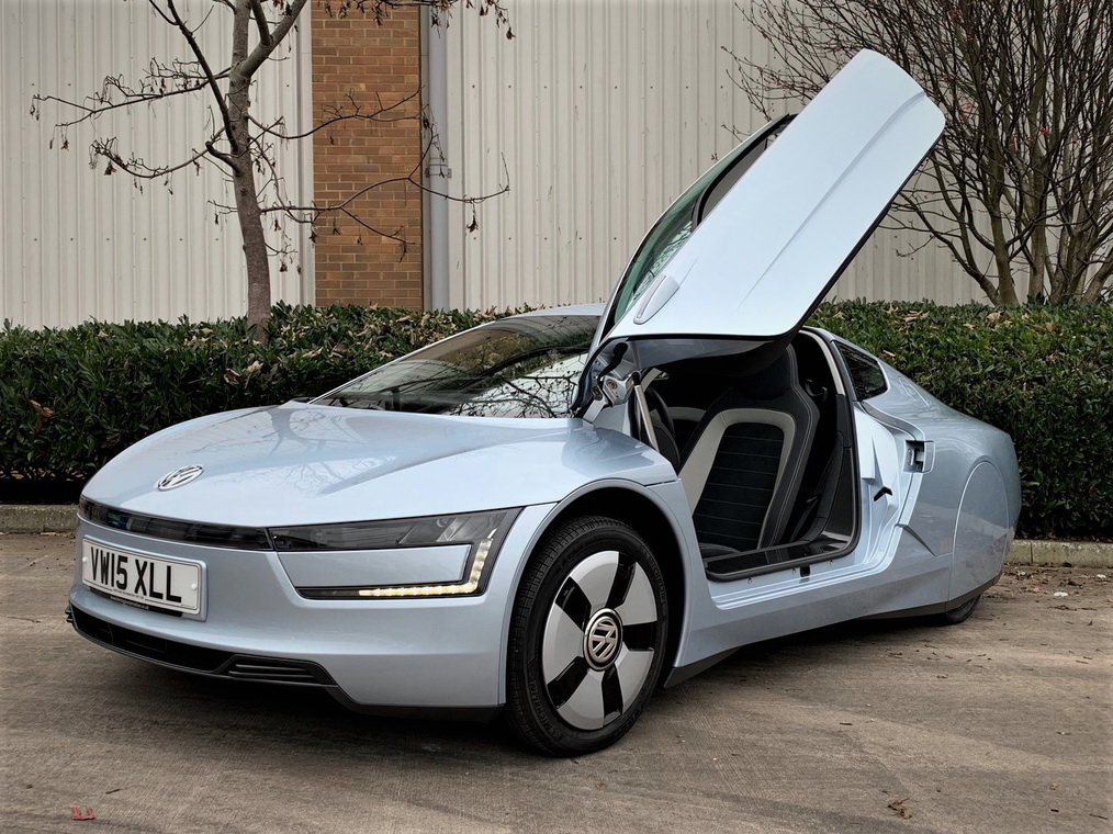 vw xl1 1 Volkswagen XL1: Buy This Futuristic Hybrid, Turn Heads Wherever You Go