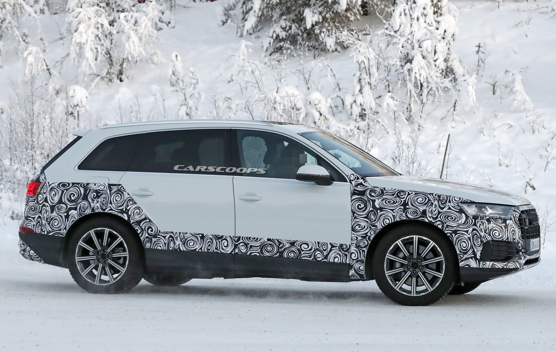 2020-Audi-Q7-SQ7-Facelift-24 2020 Audi Q7 Facelift Spotted Testing On Cold-Weather Conditions
